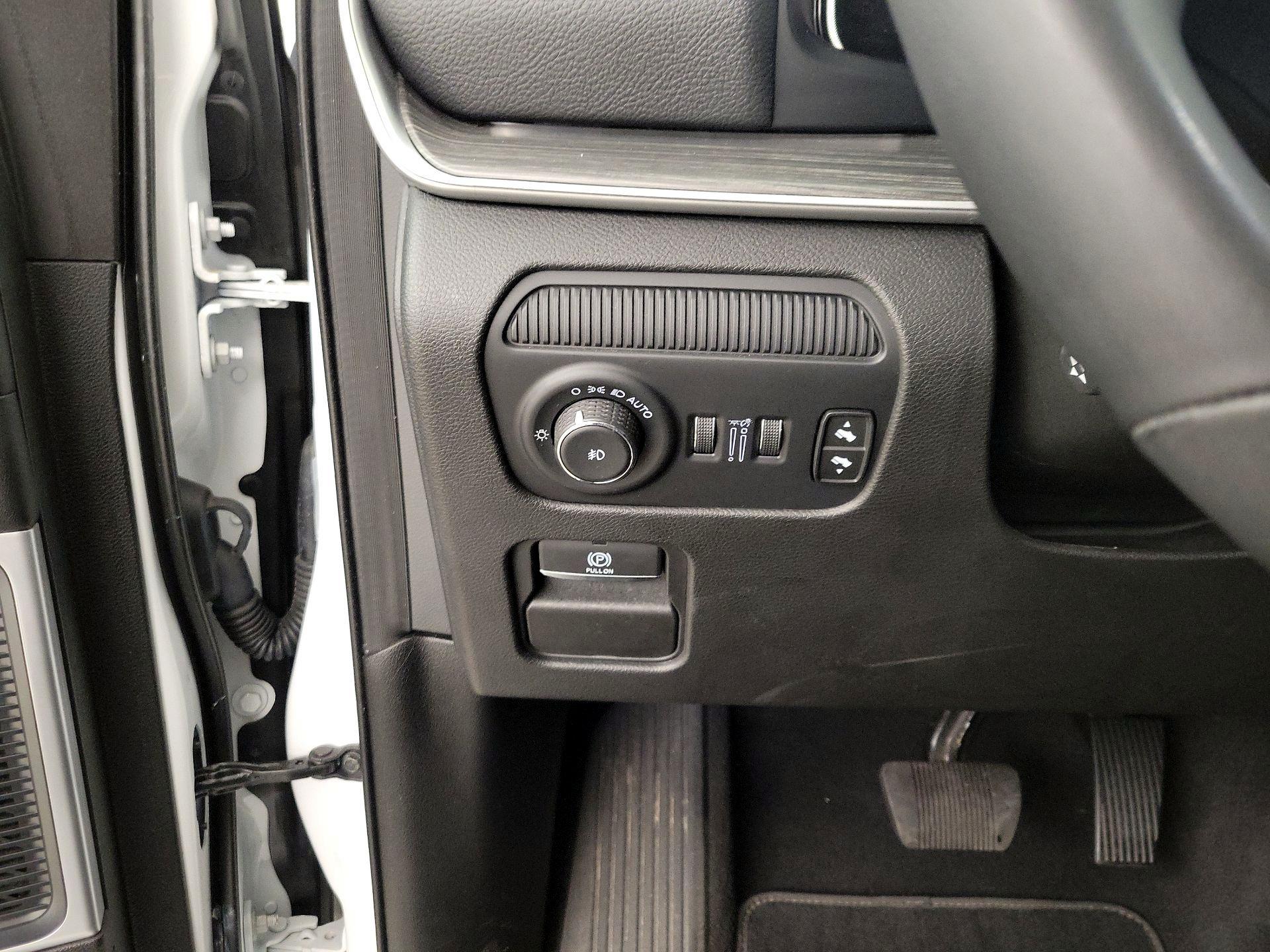 Thumbnail: 2024 Jeep Wagoneer - 13