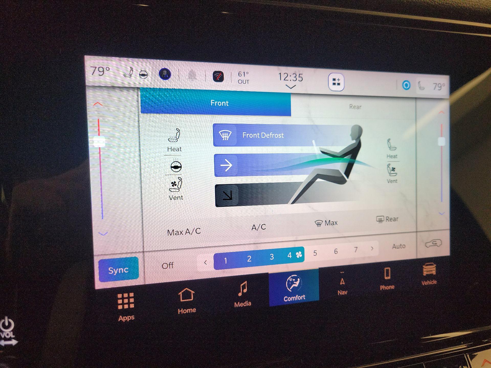 Thumbnail: 2024 Jeep Wagoneer - 17