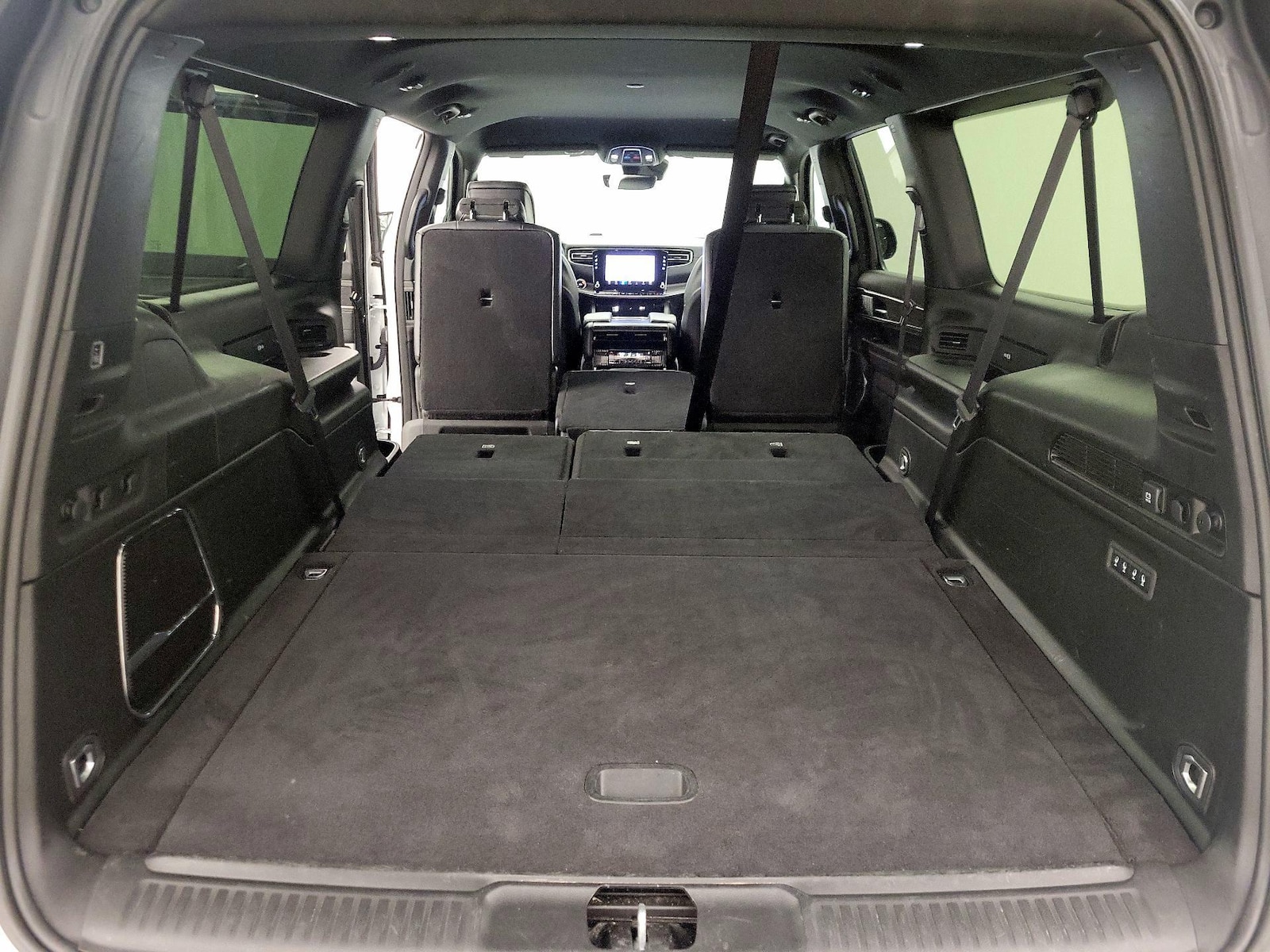 2024 Jeep Wagoneer L Series II - Photo 24