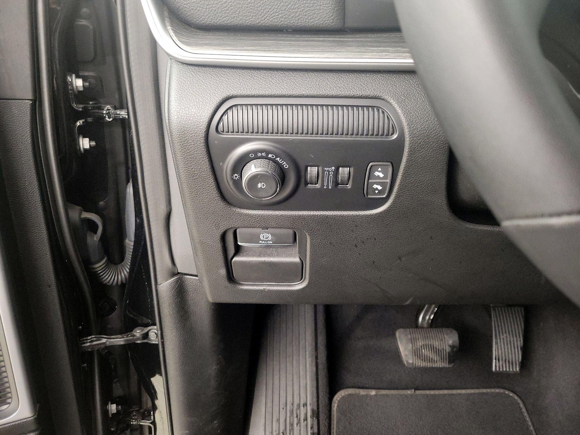 Thumbnail: 2024 Jeep Wagoneer - 13