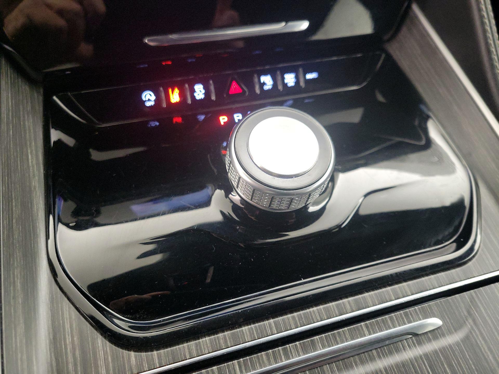 Thumbnail: 2024 Jeep Wagoneer - 18