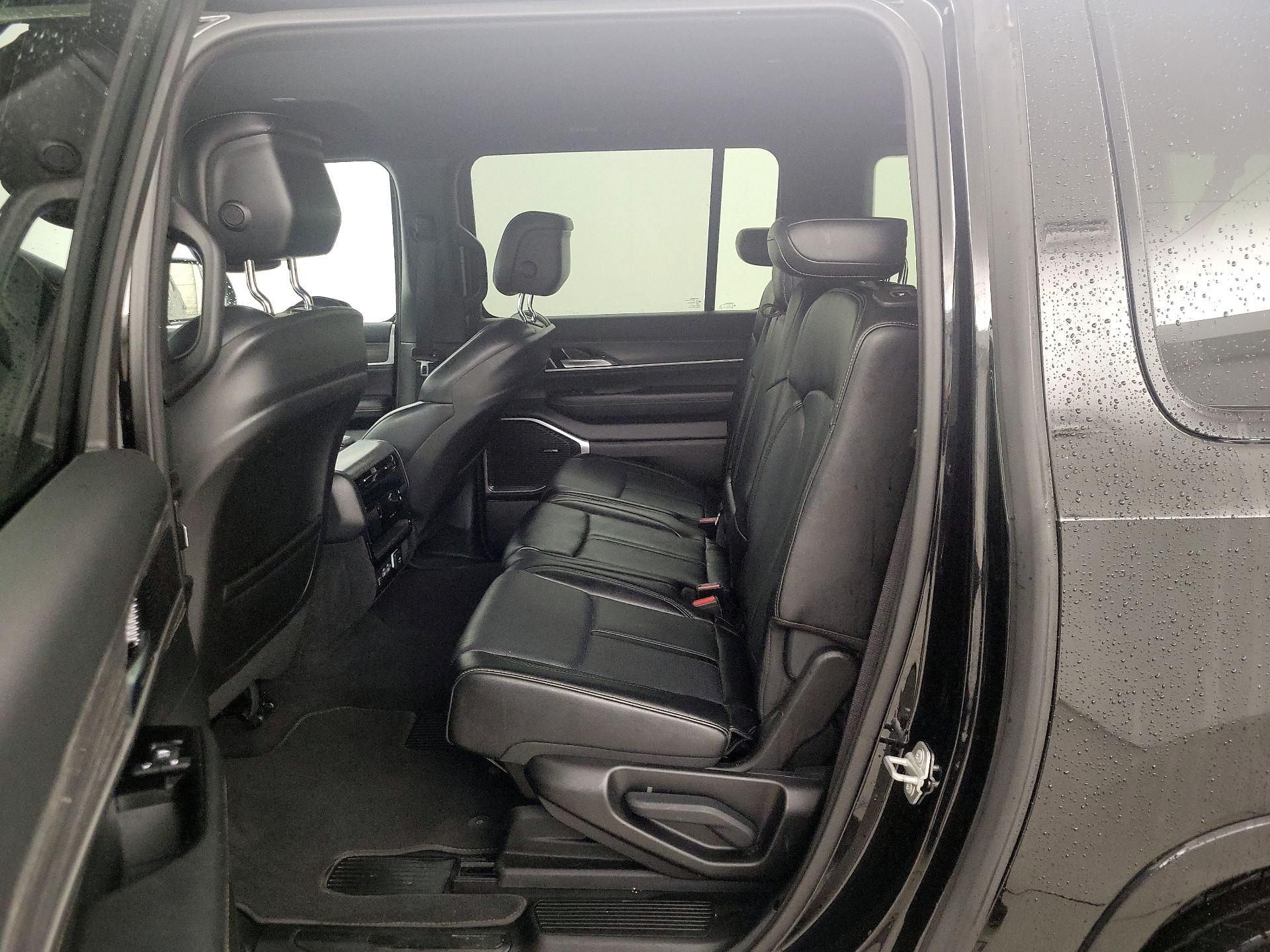 Thumbnail: 2024 Jeep Wagoneer - 20