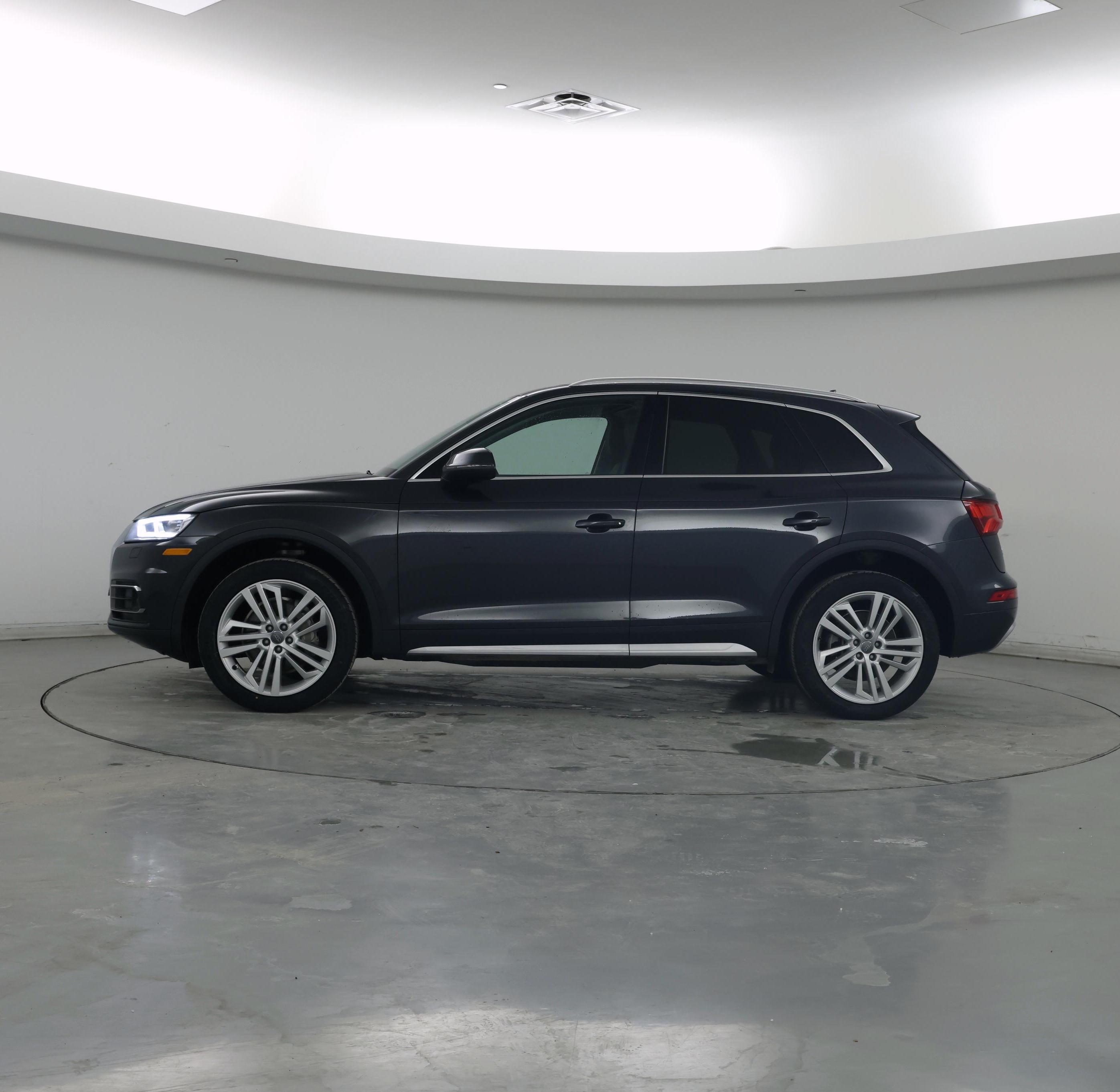 Thumbnail: 2020 Audi Q5 - 3