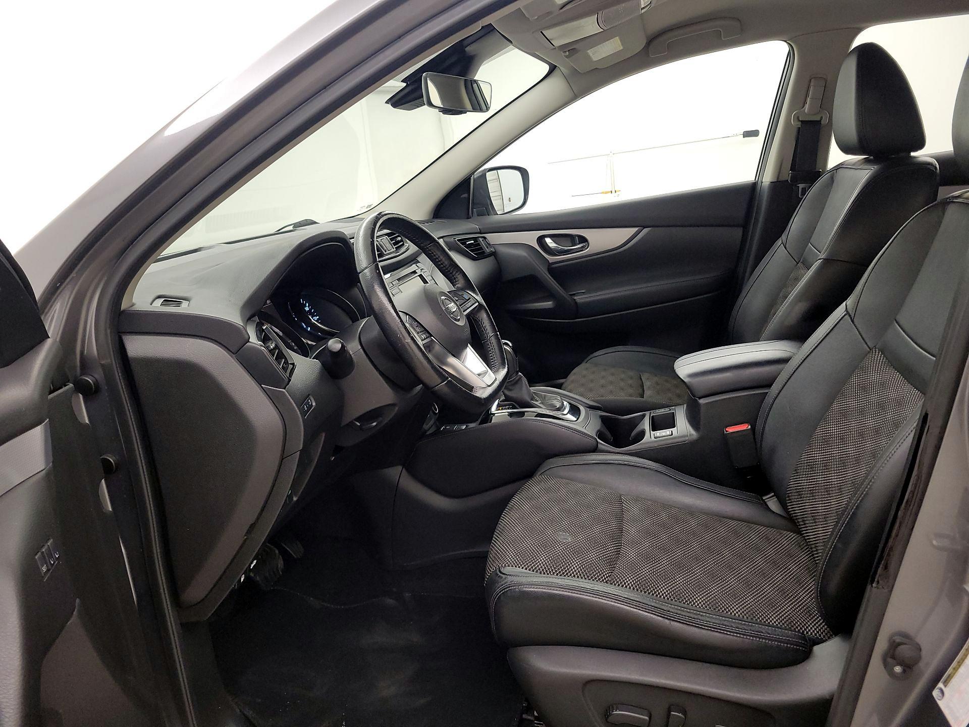 Thumbnail: 2020 Nissan Rogue Sport - 11