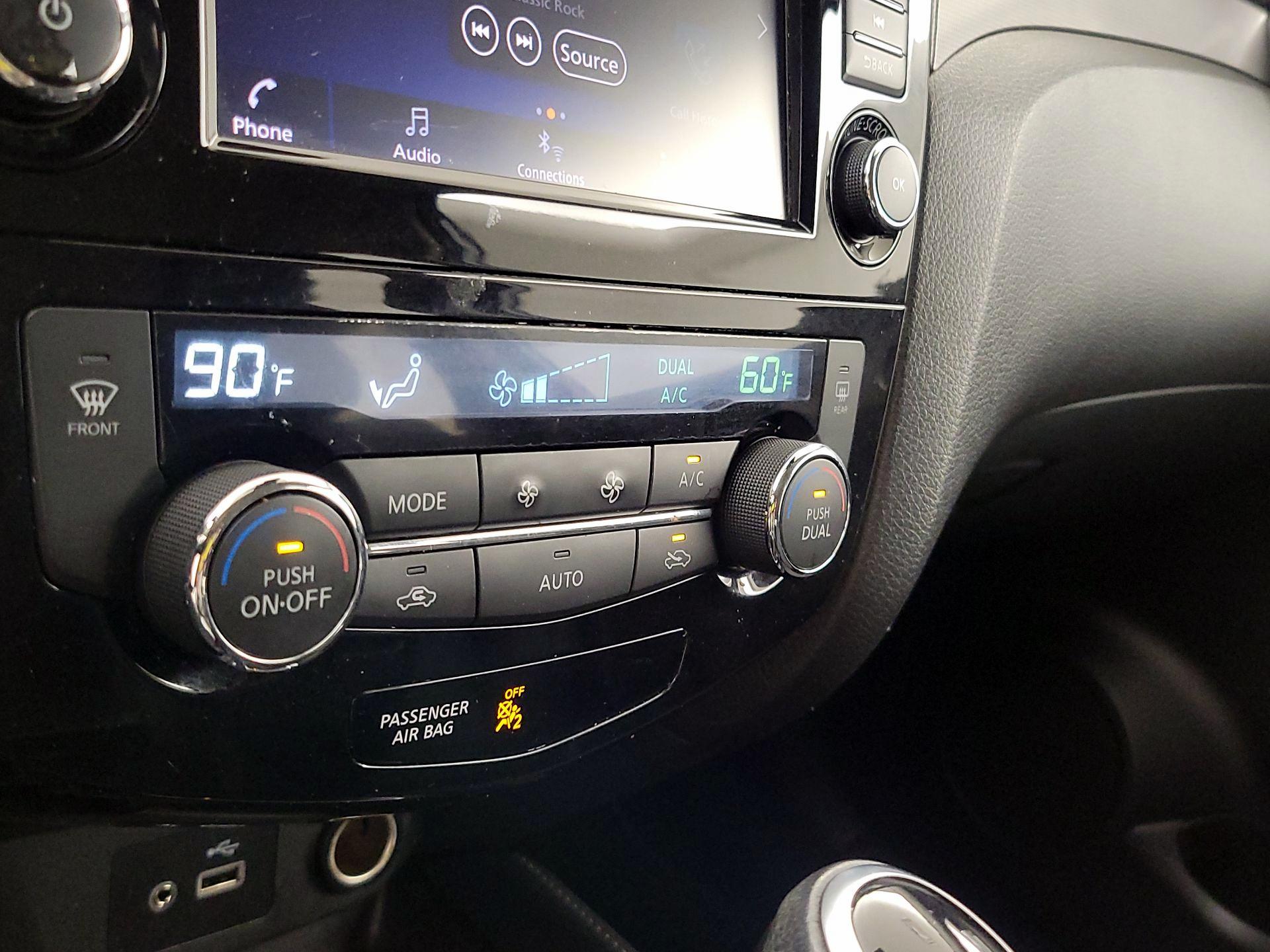 Thumbnail: 2020 Nissan Rogue Sport - 16