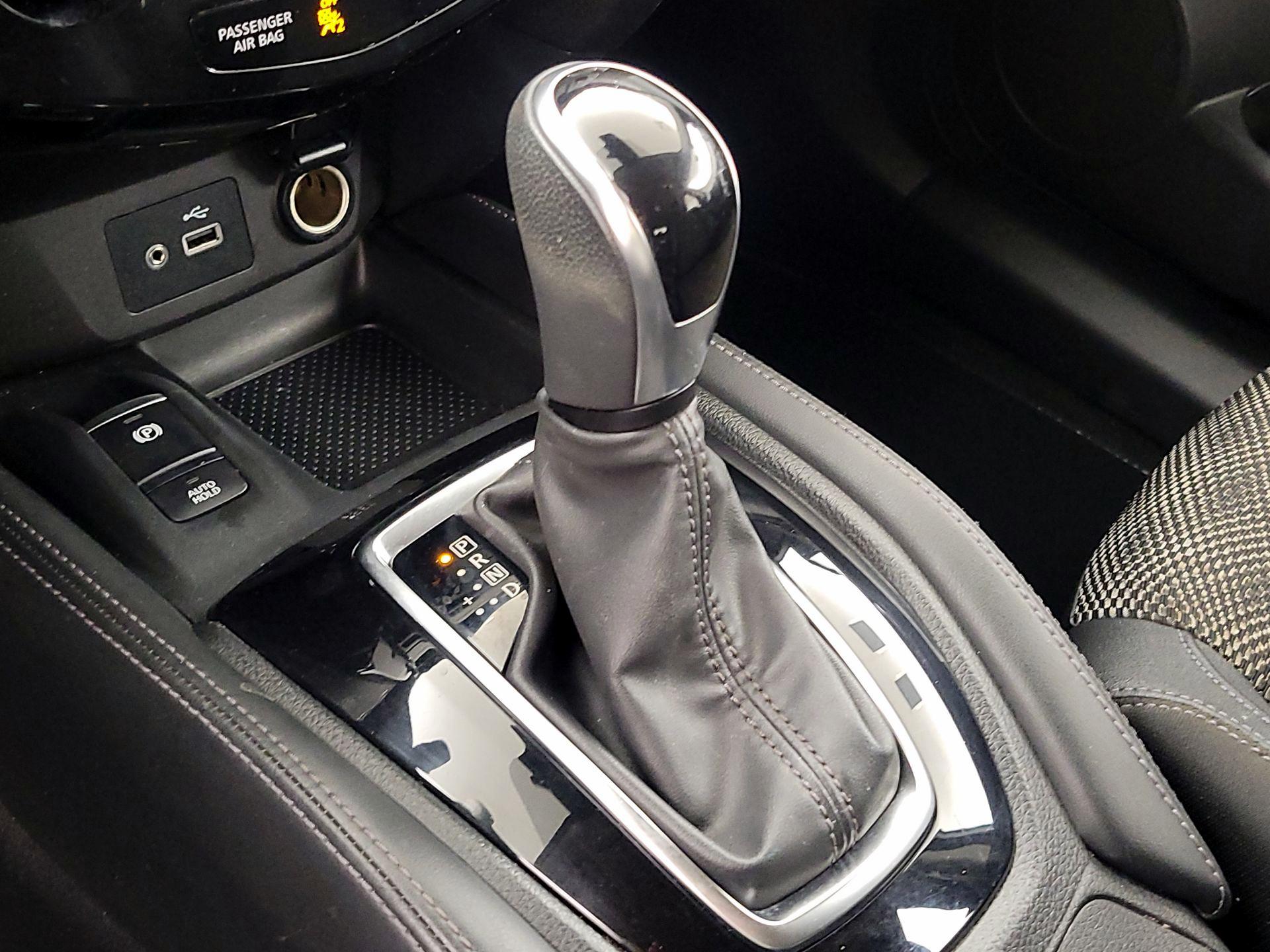 Thumbnail: 2020 Nissan Rogue Sport - 17