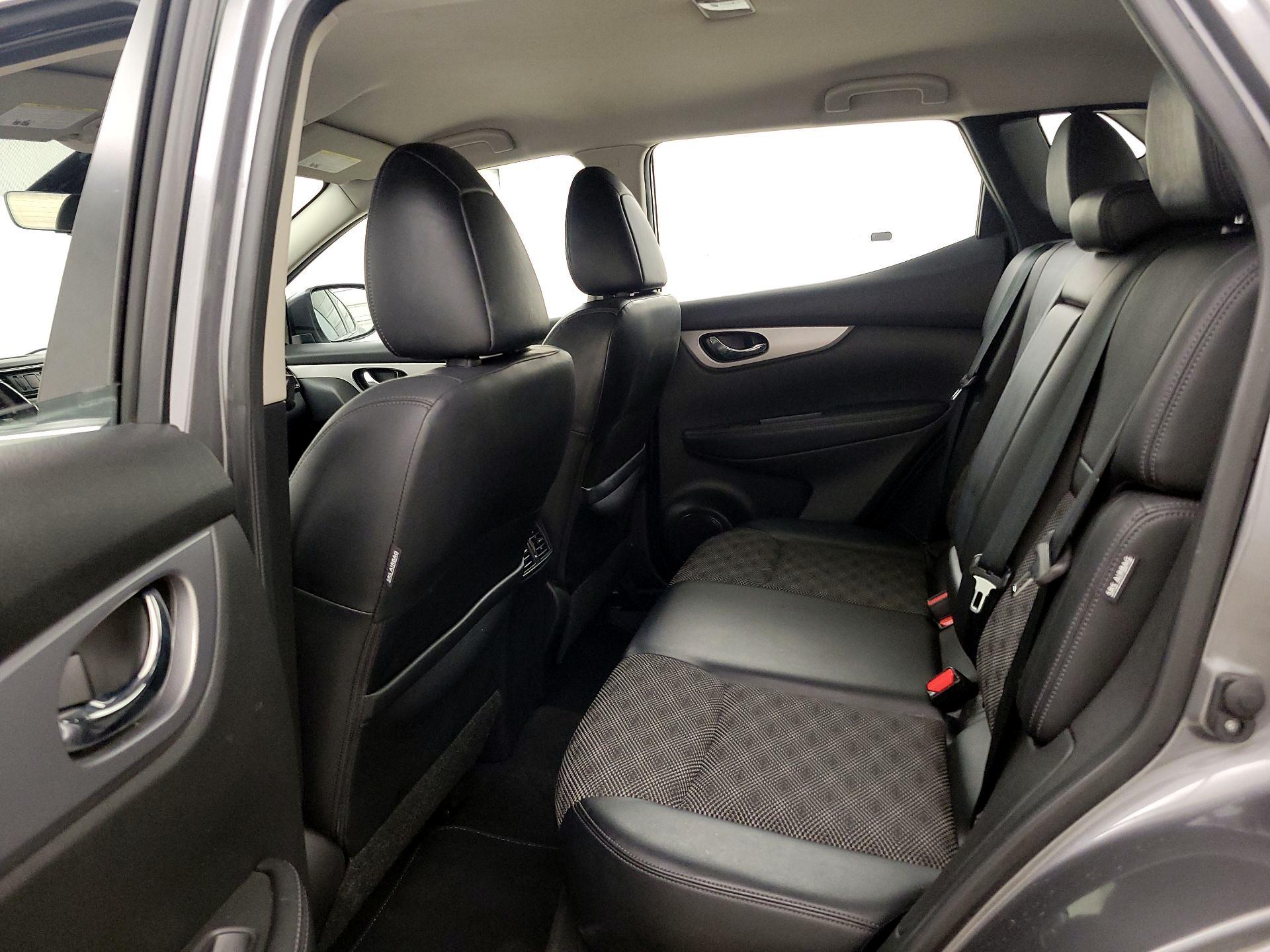 Thumbnail: 2020 Nissan Rogue Sport - 19