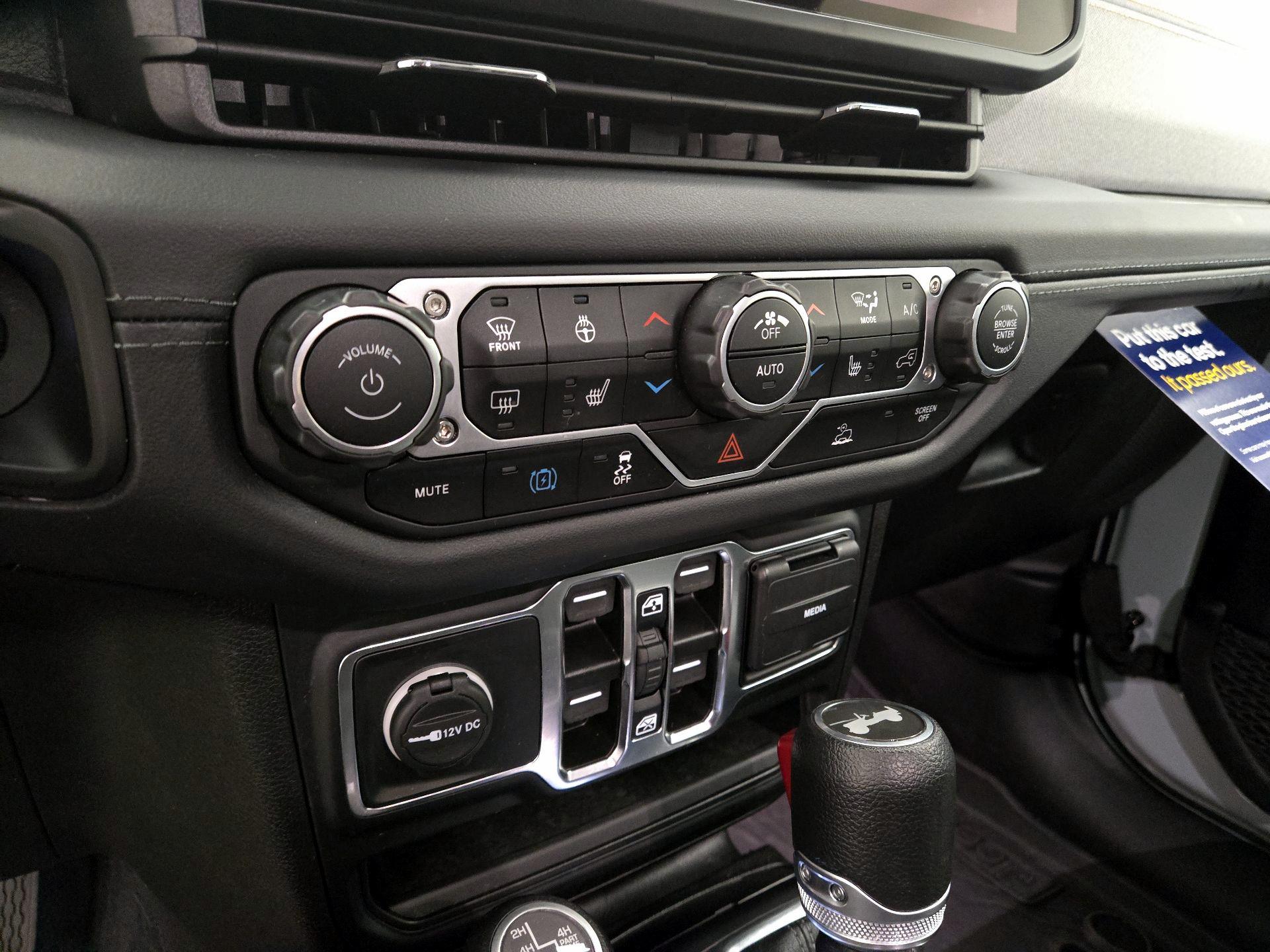 Thumbnail: 2024 Jeep Wrangler - 17