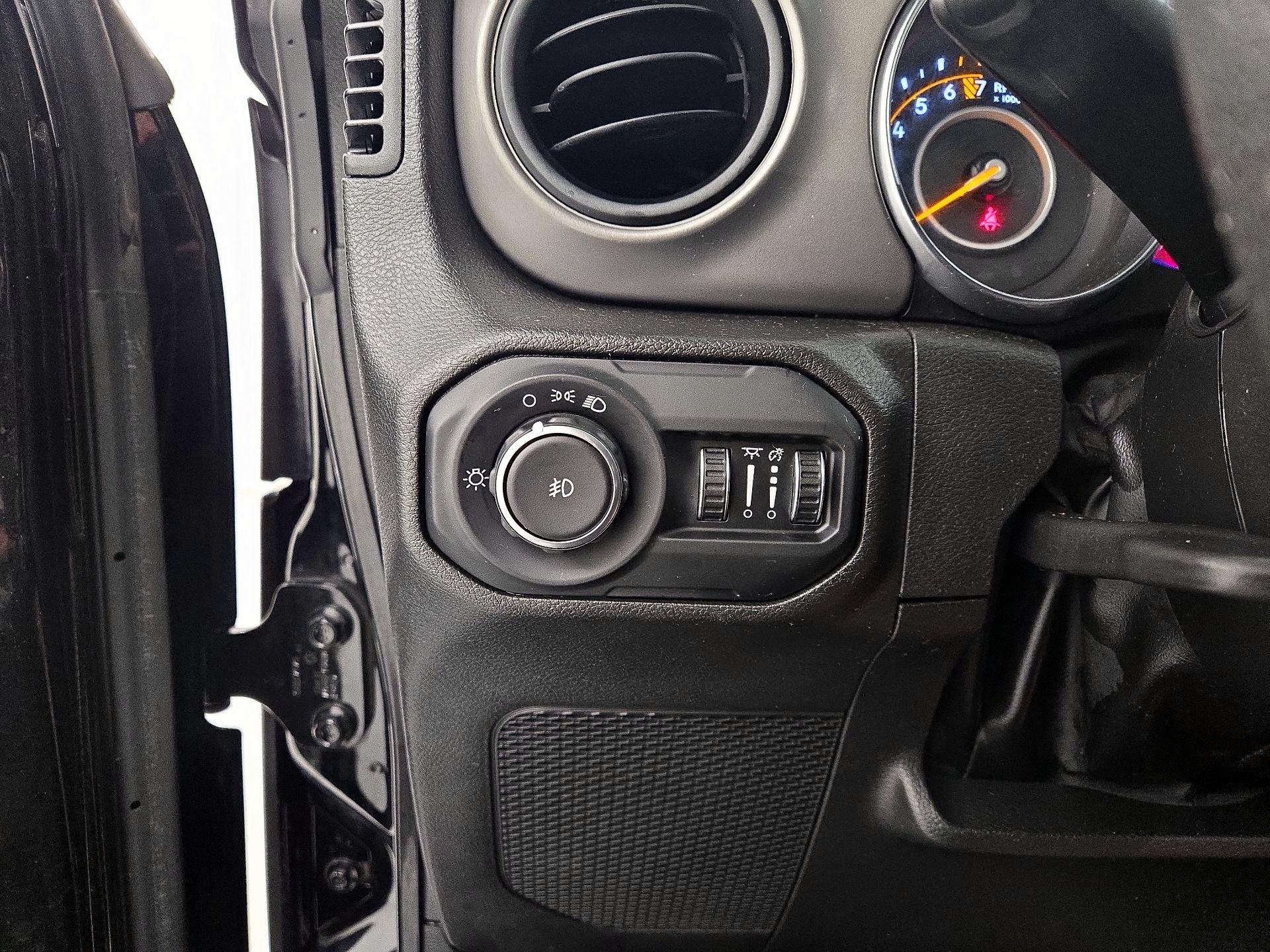 Thumbnail: 2022 Jeep Wrangler - 13