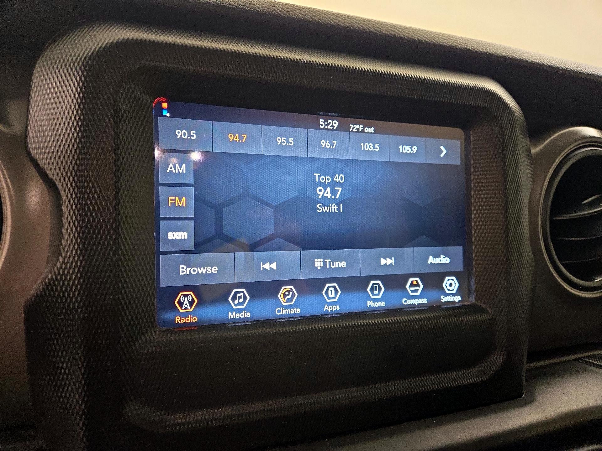 Thumbnail: 2022 Jeep Wrangler - 15