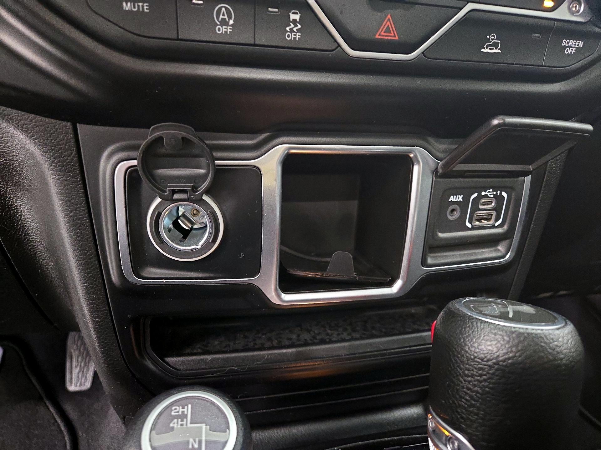 Thumbnail: 2022 Jeep Wrangler - 18