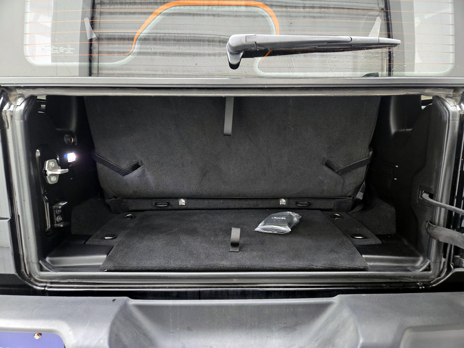 Thumbnail: 2022 Jeep Wrangler - 20