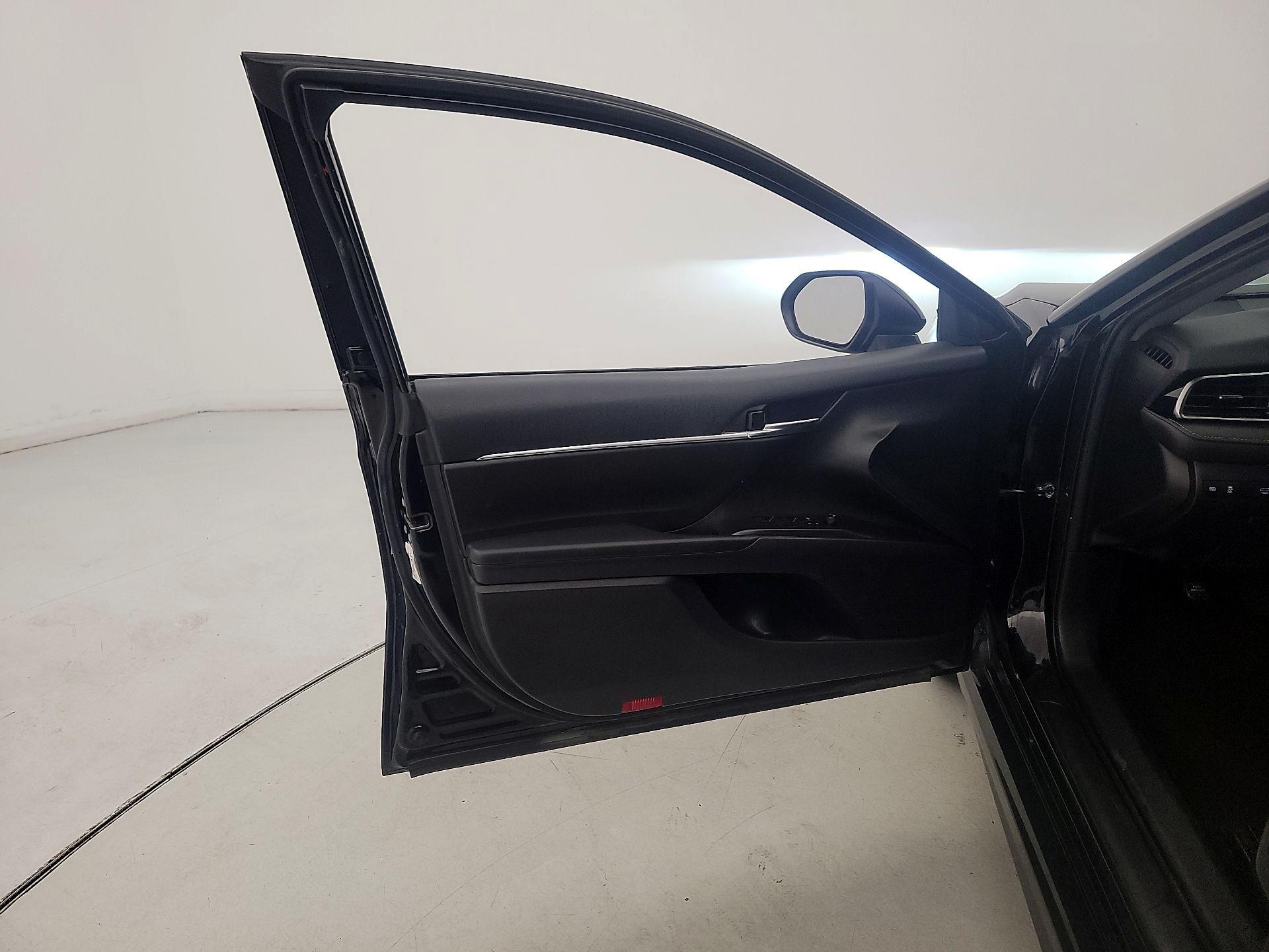 Thumbnail: 2023 Toyota Camry - 12