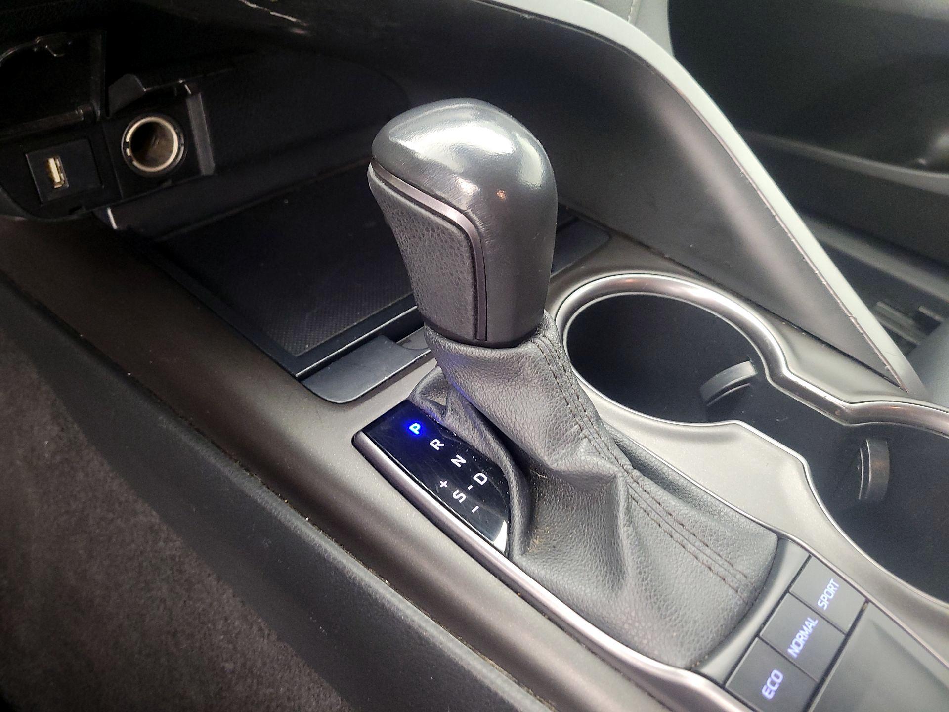 Thumbnail: 2023 Toyota Camry - 17