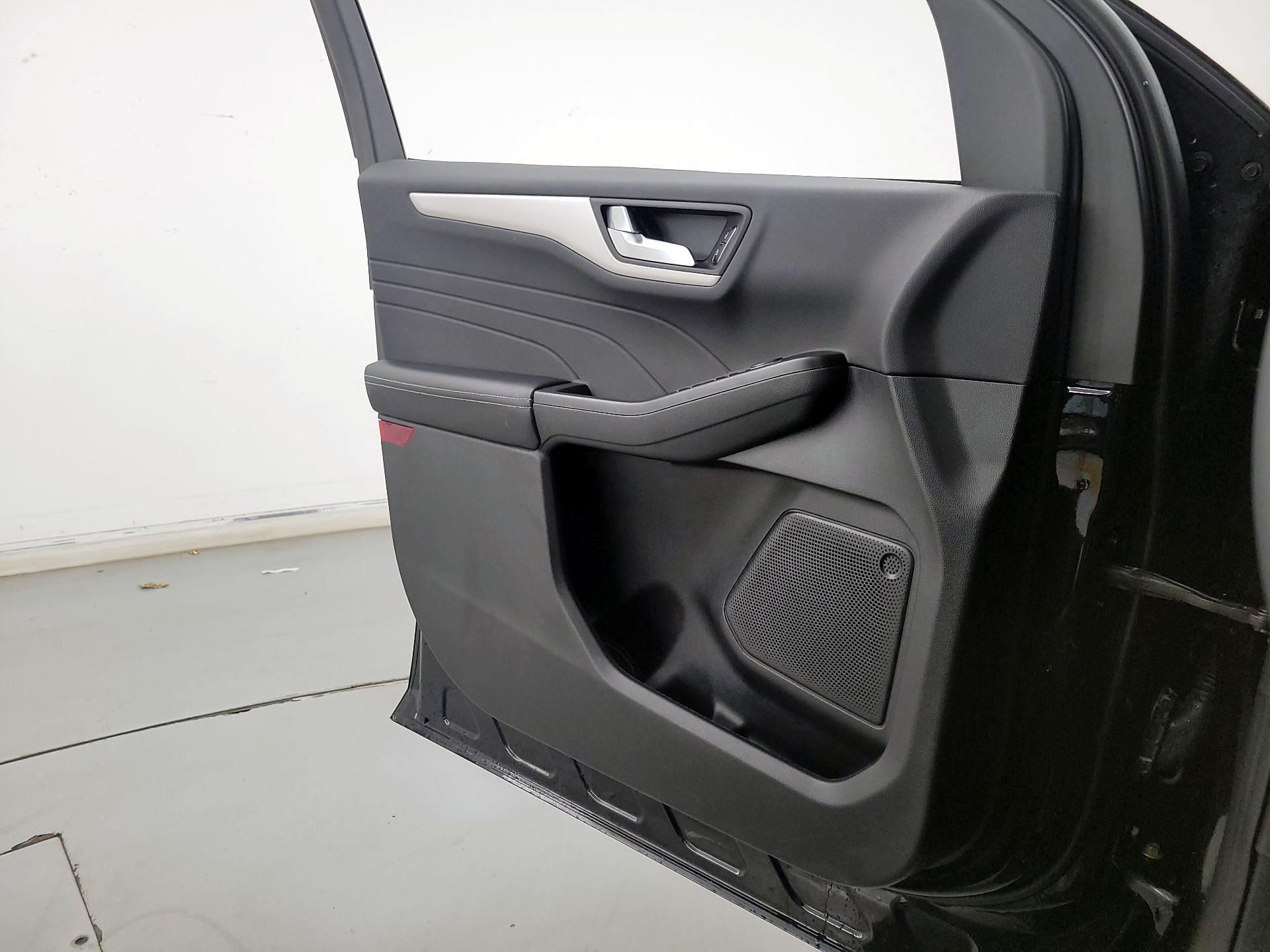 Thumbnail: 2022 Ford Escape - 12