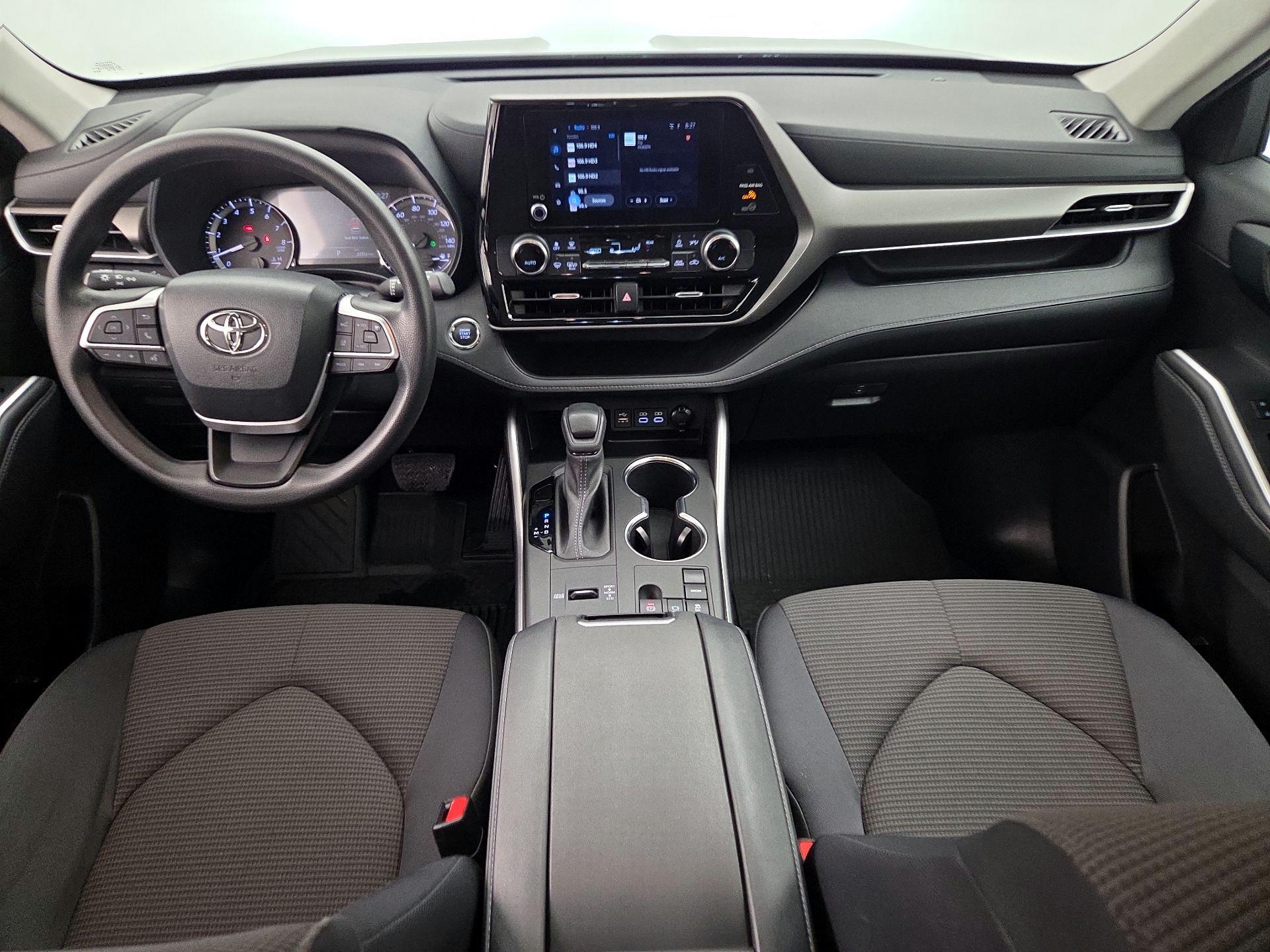 Thumbnail: 2023 Toyota Highlander - 9