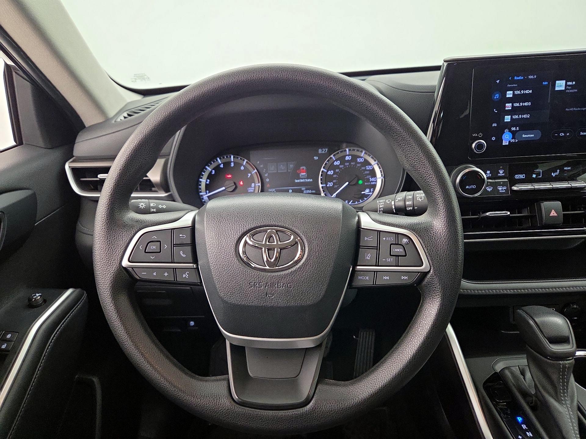 Thumbnail: 2023 Toyota Highlander - 10