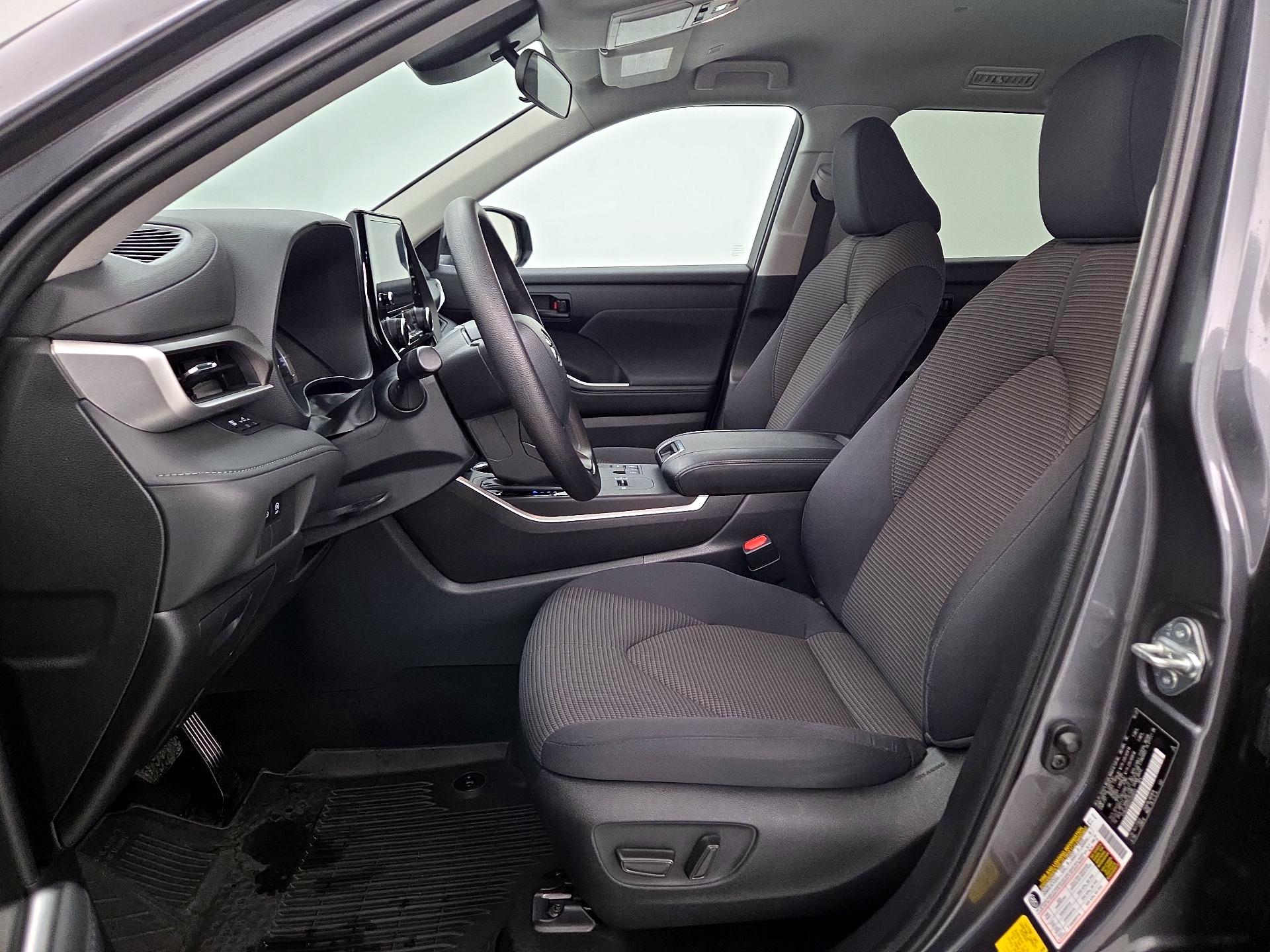 Thumbnail: 2023 Toyota Highlander - 11