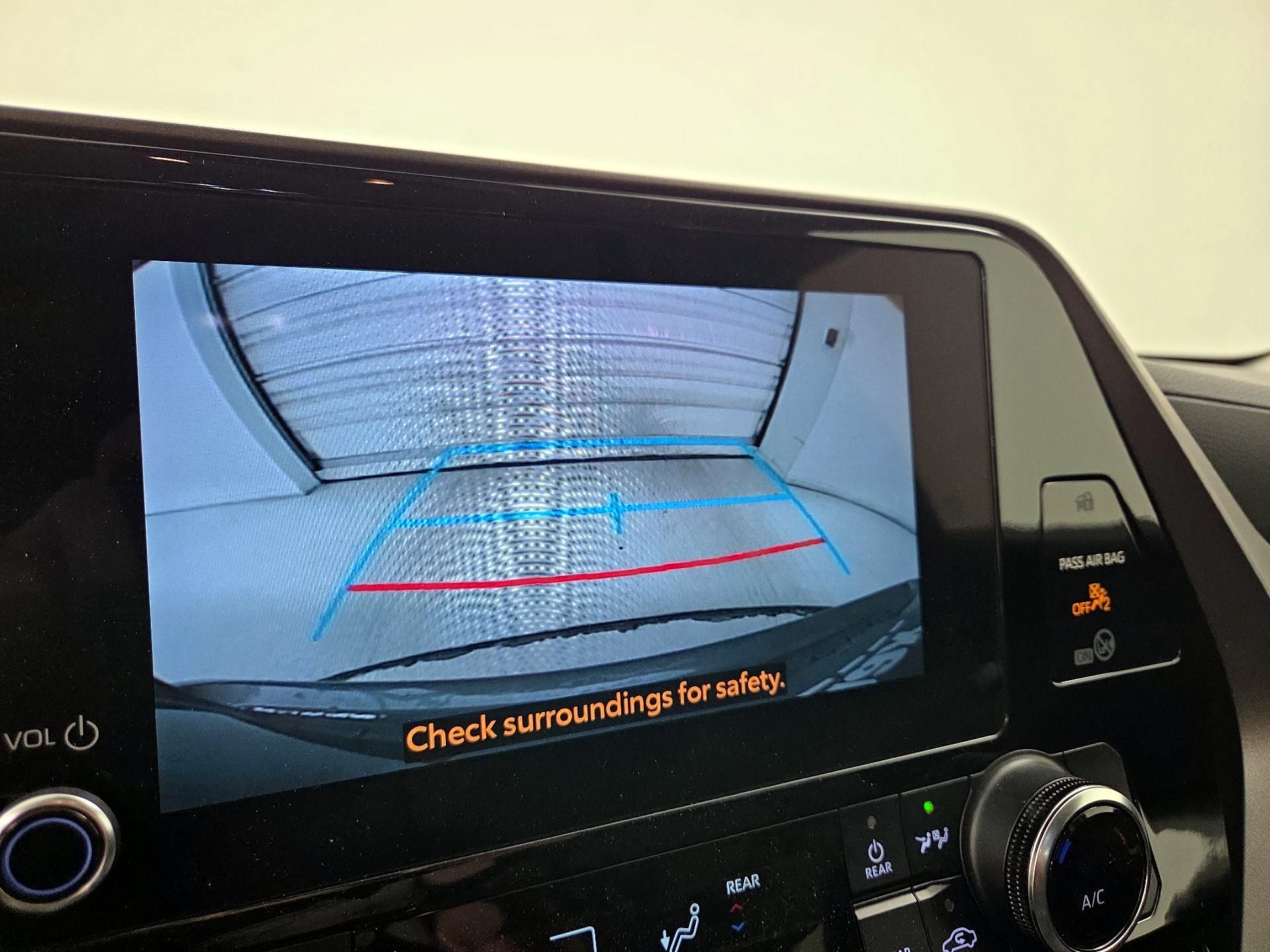 Thumbnail: 2023 Toyota Highlander - 14