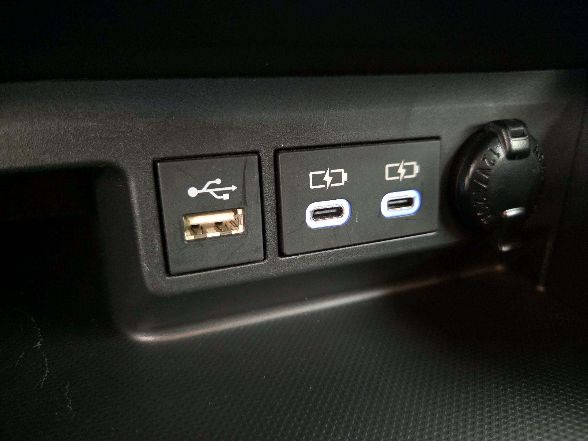 Thumbnail: 2023 Toyota Highlander - 18