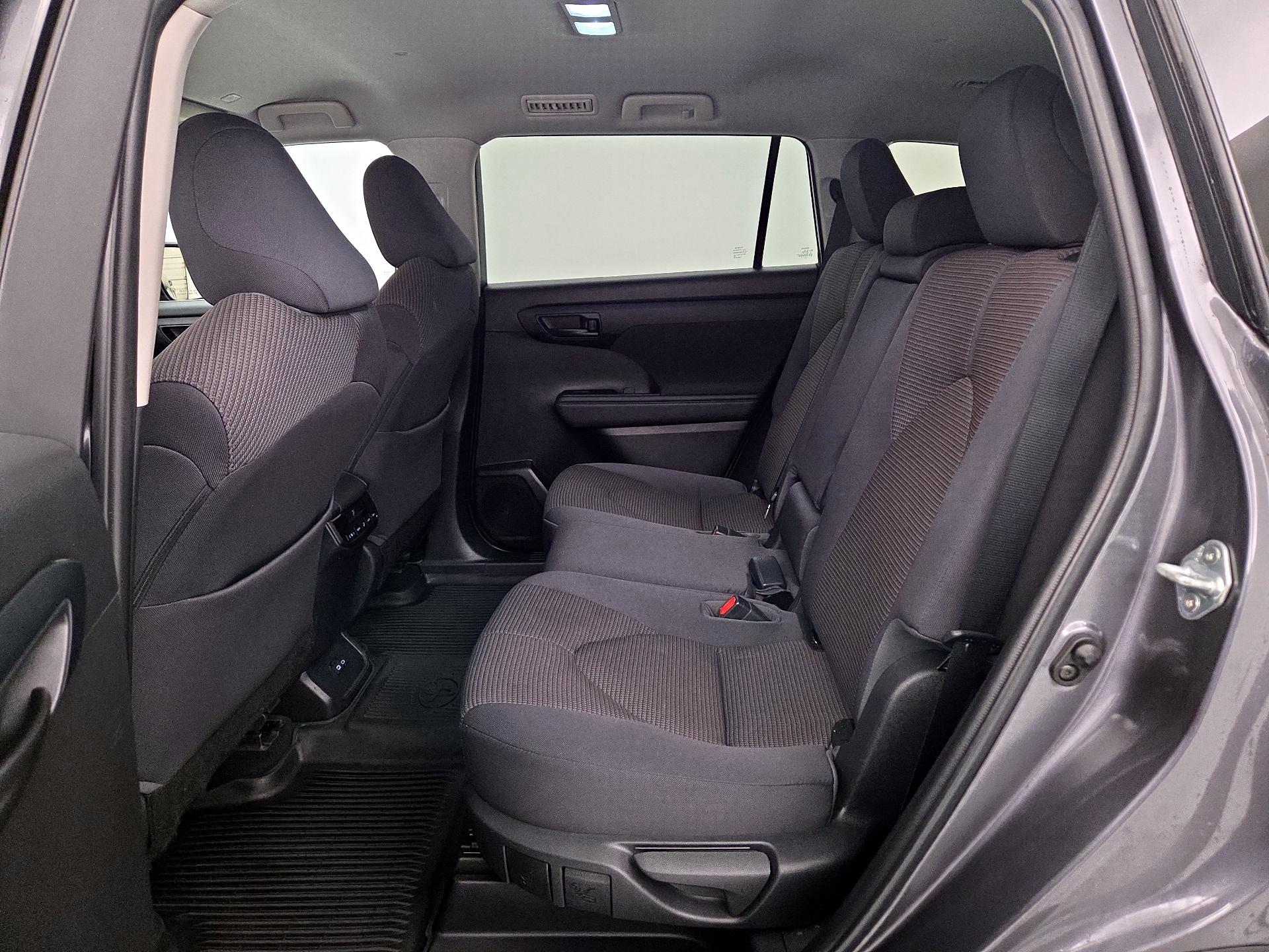 Thumbnail: 2023 Toyota Highlander - 19