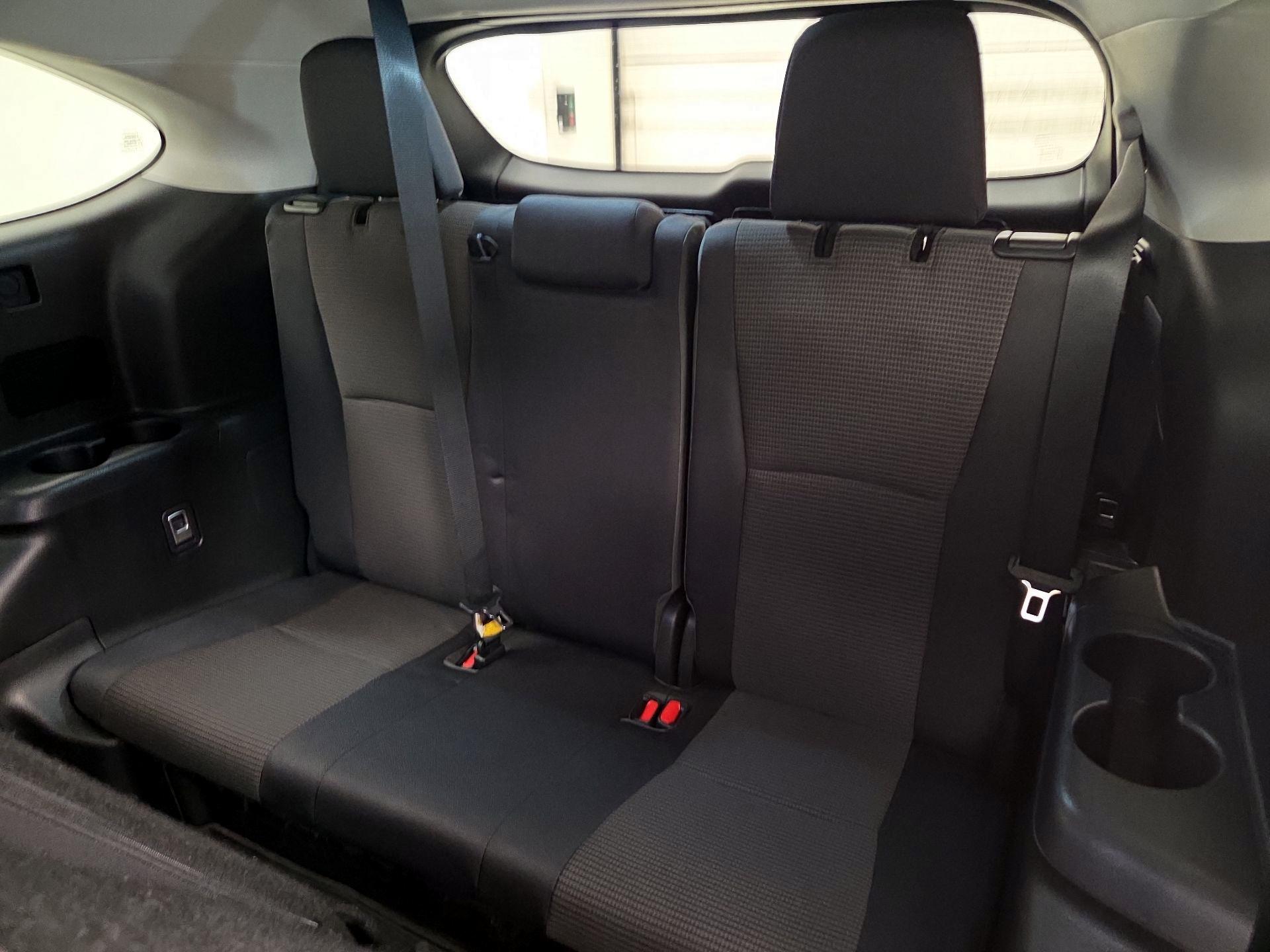 Thumbnail: 2023 Toyota Highlander - 20