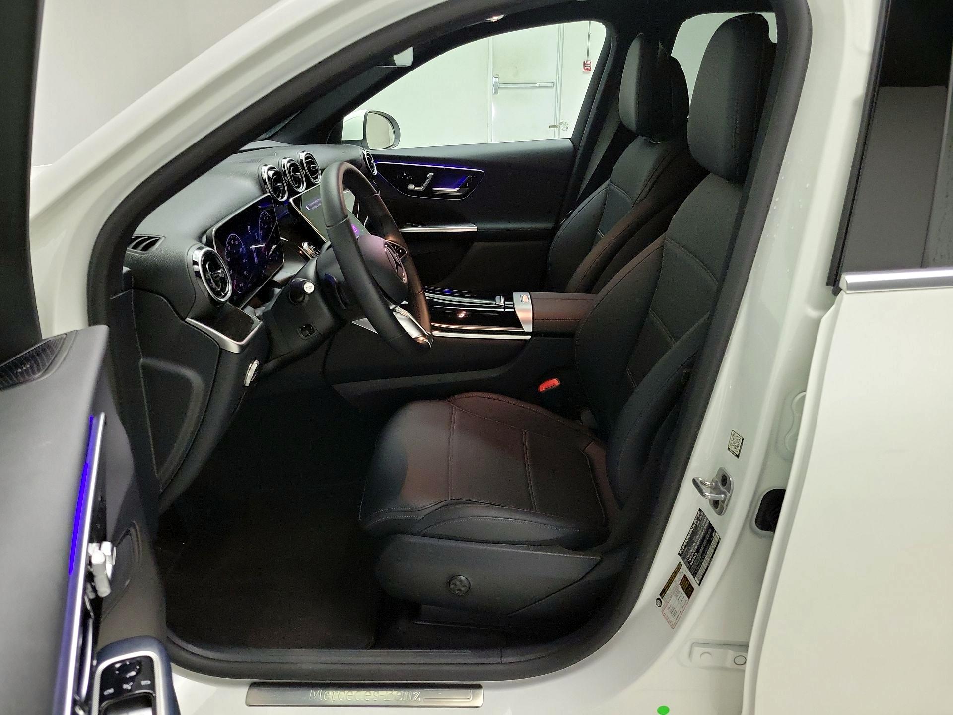 Thumbnail: 2025 Mercedes-Benz GLC - 11