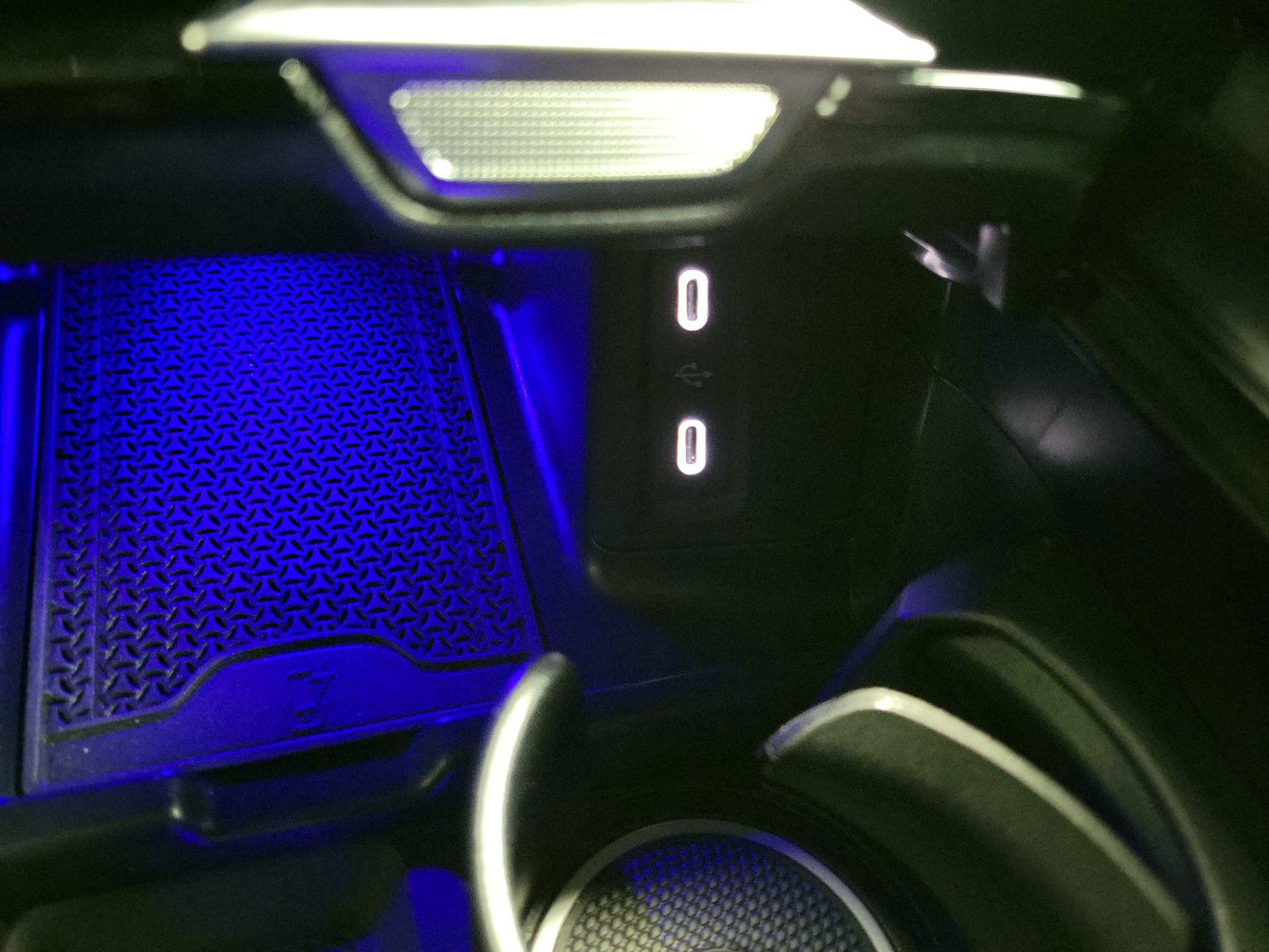 Thumbnail: 2025 Mercedes-Benz GLC - 18