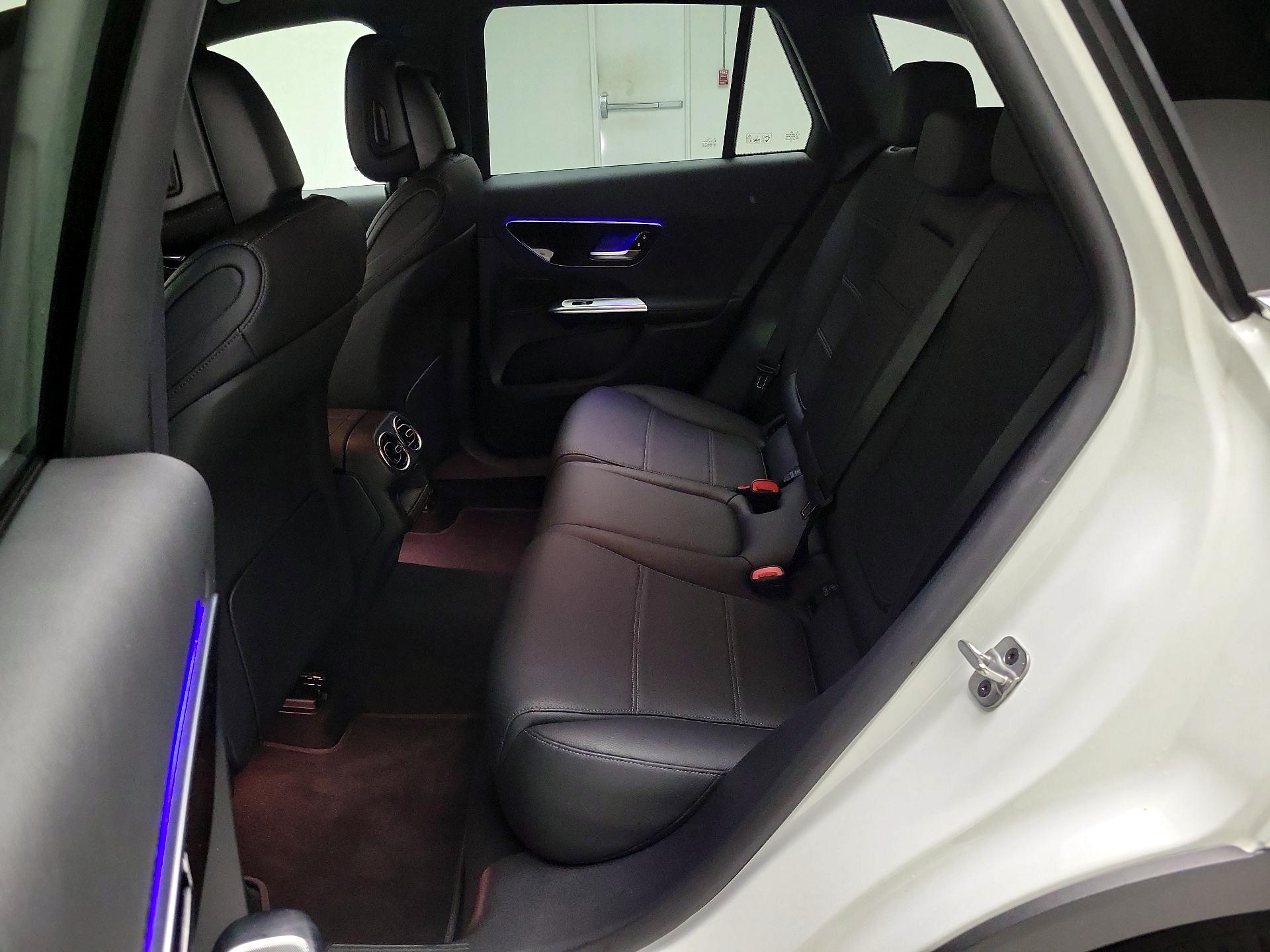 Thumbnail: 2025 Mercedes-Benz GLC - 19