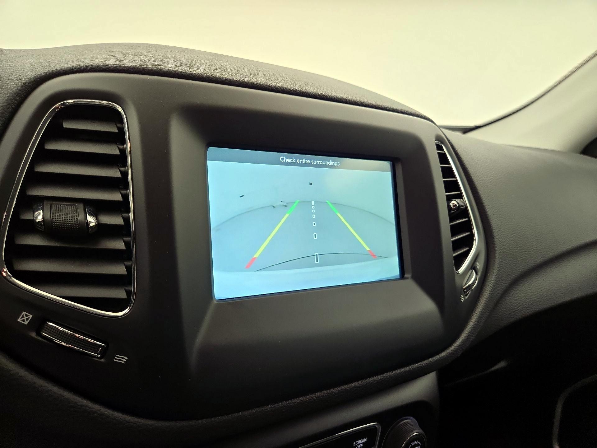 Thumbnail: 2021 Jeep Compass - 14