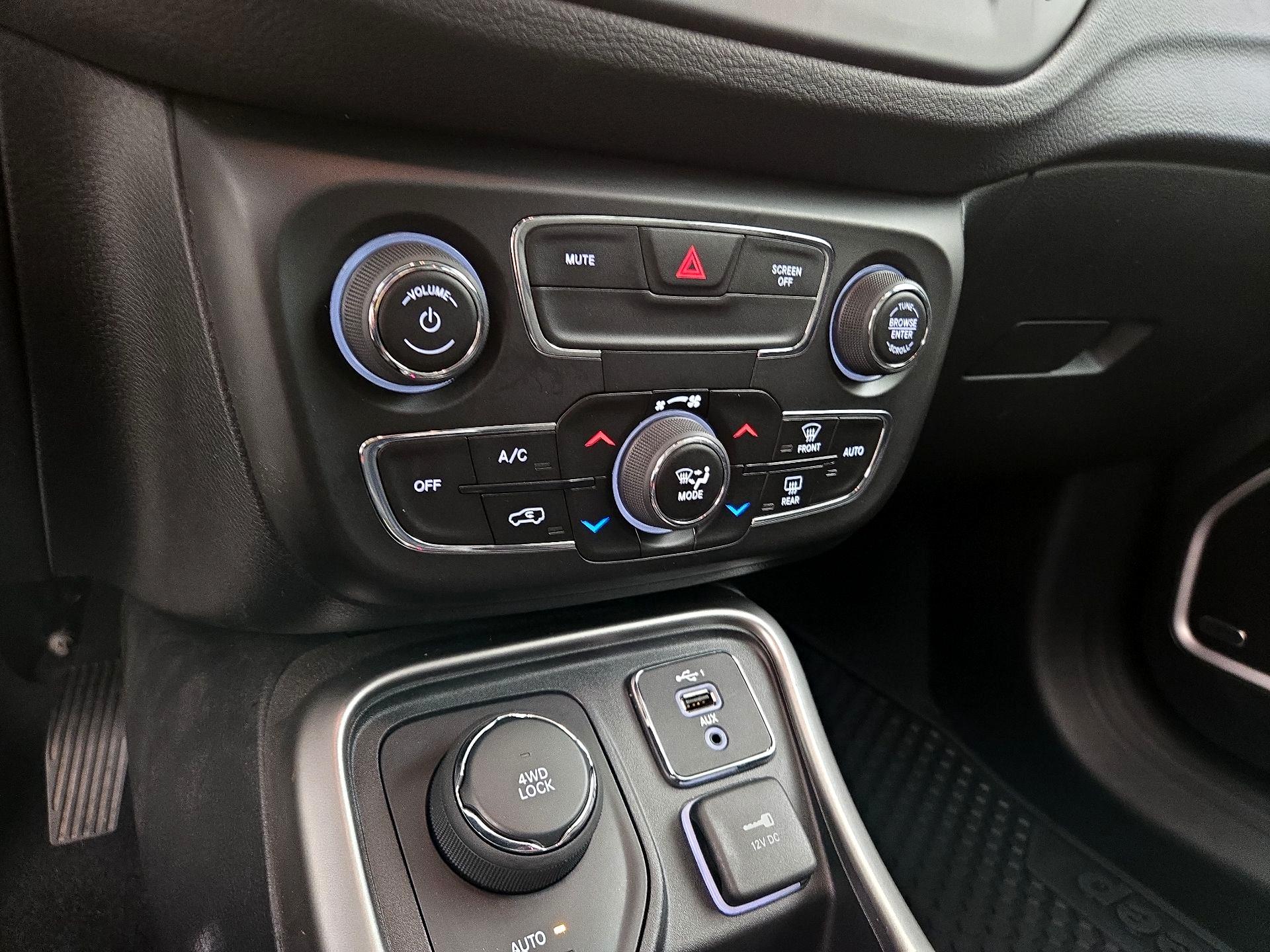 Thumbnail: 2021 Jeep Compass - 16