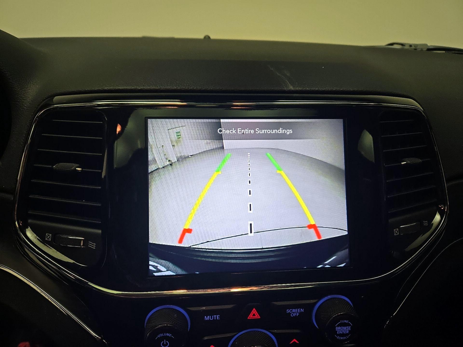 Thumbnail: 2021 Jeep Grand Cherokee - 15