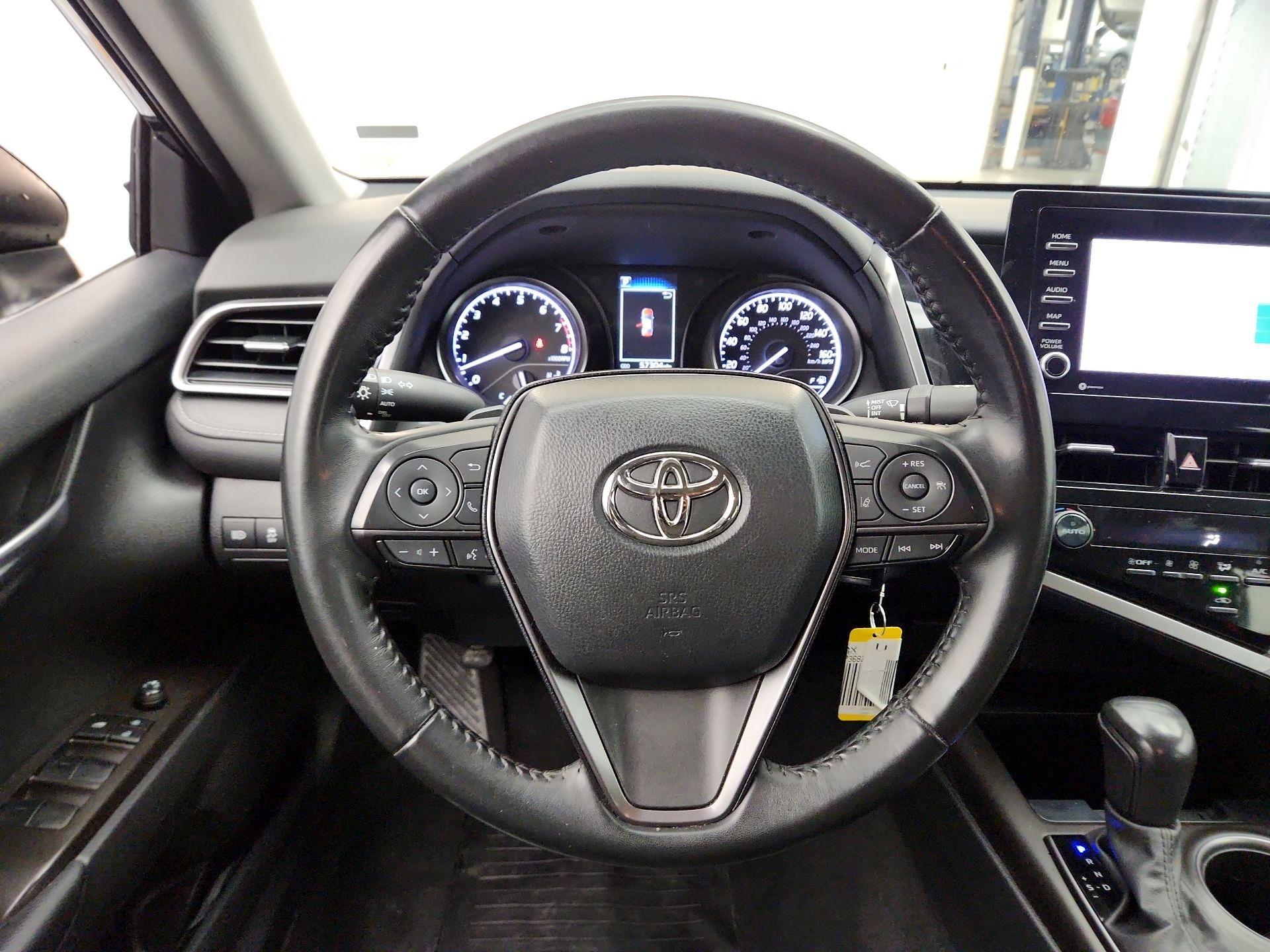 Thumbnail: 2023 Toyota Camry - 10