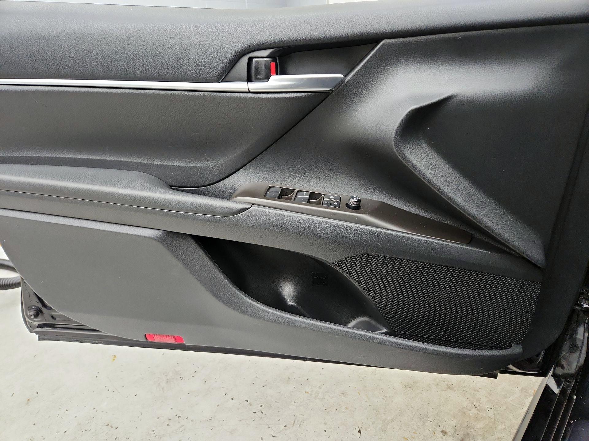 Thumbnail: 2023 Toyota Camry - 12