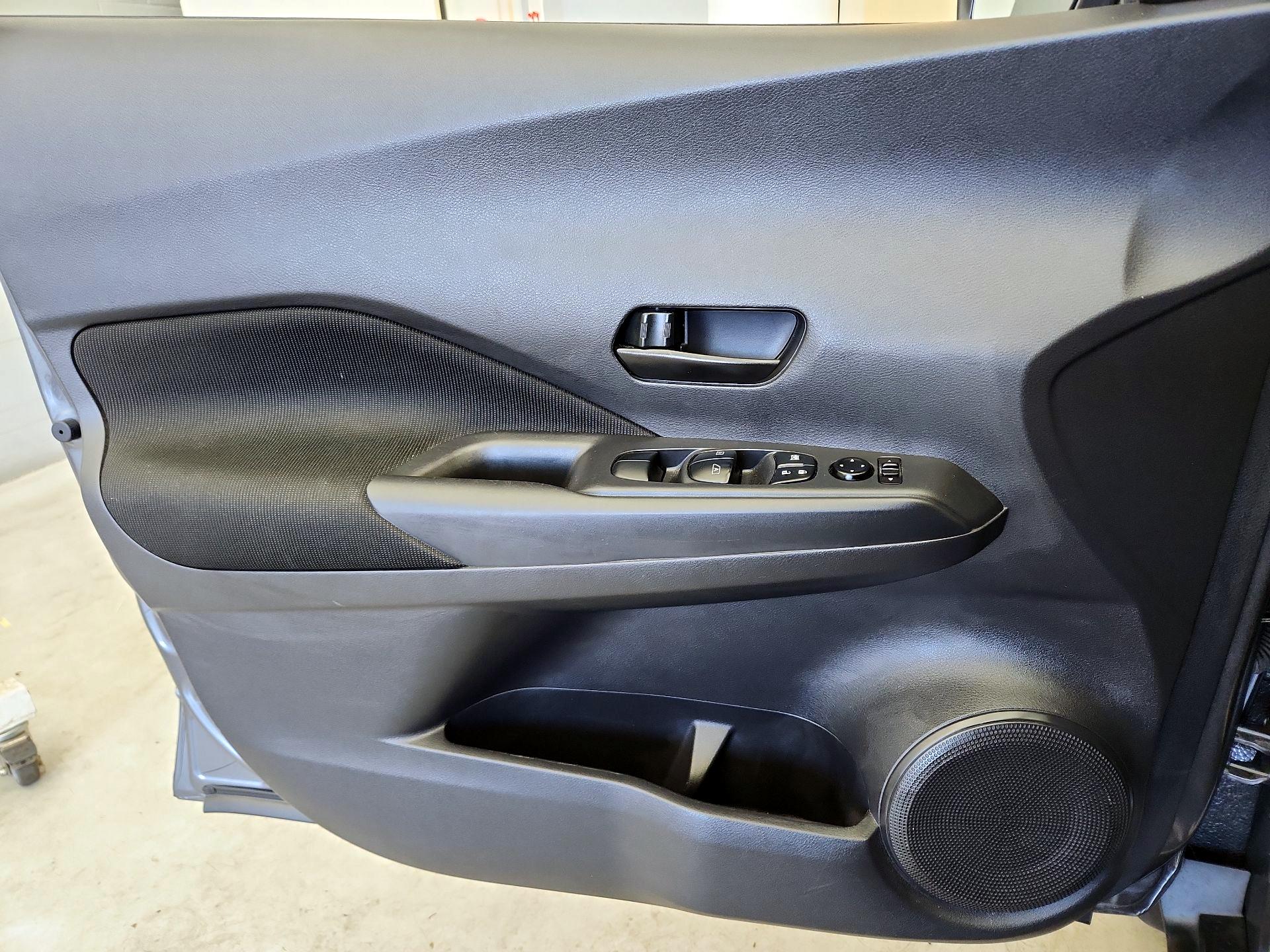 Thumbnail: 2023 Nissan Kicks - 12