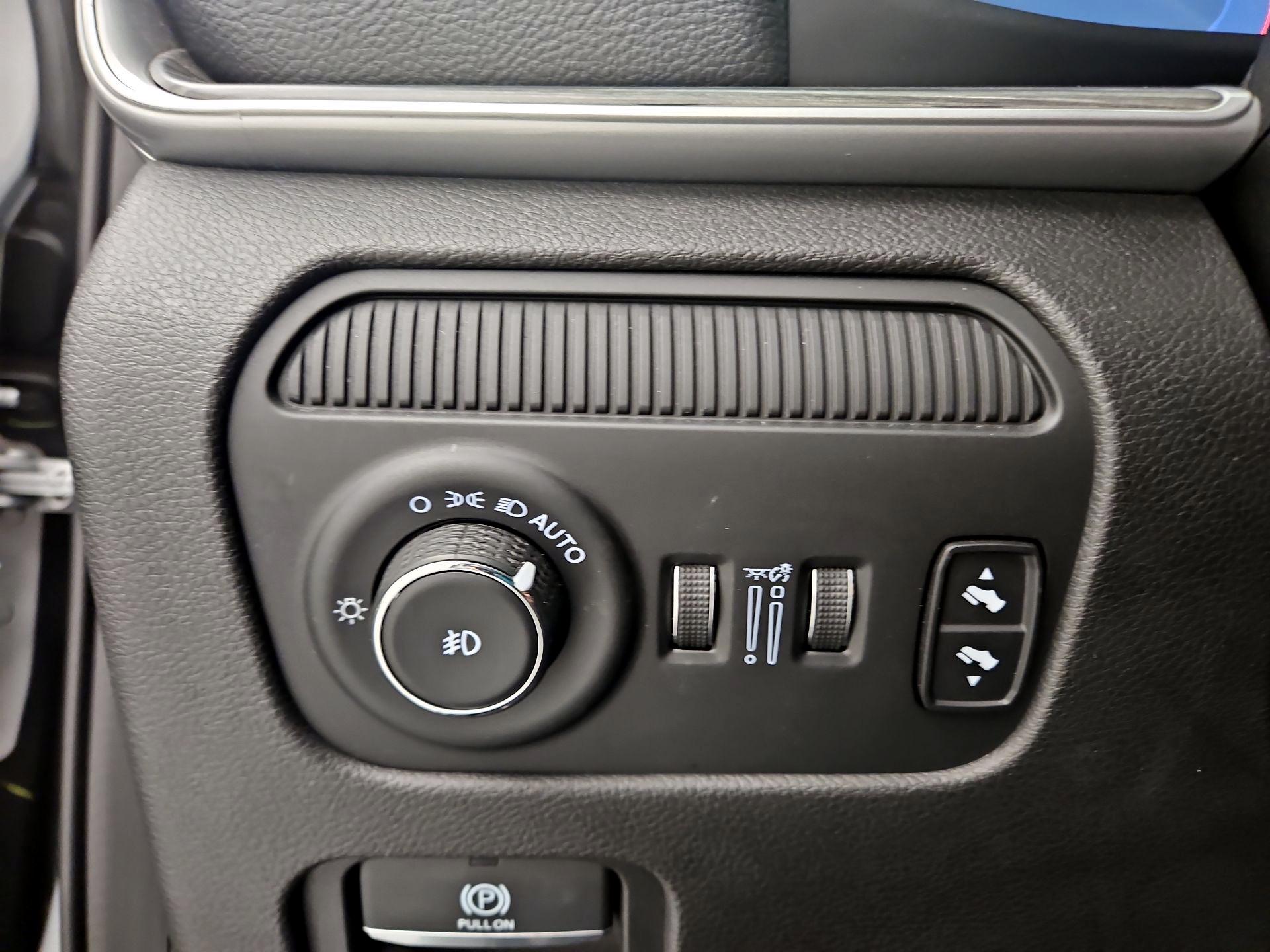 Thumbnail: 2024 Jeep Wagoneer - 13