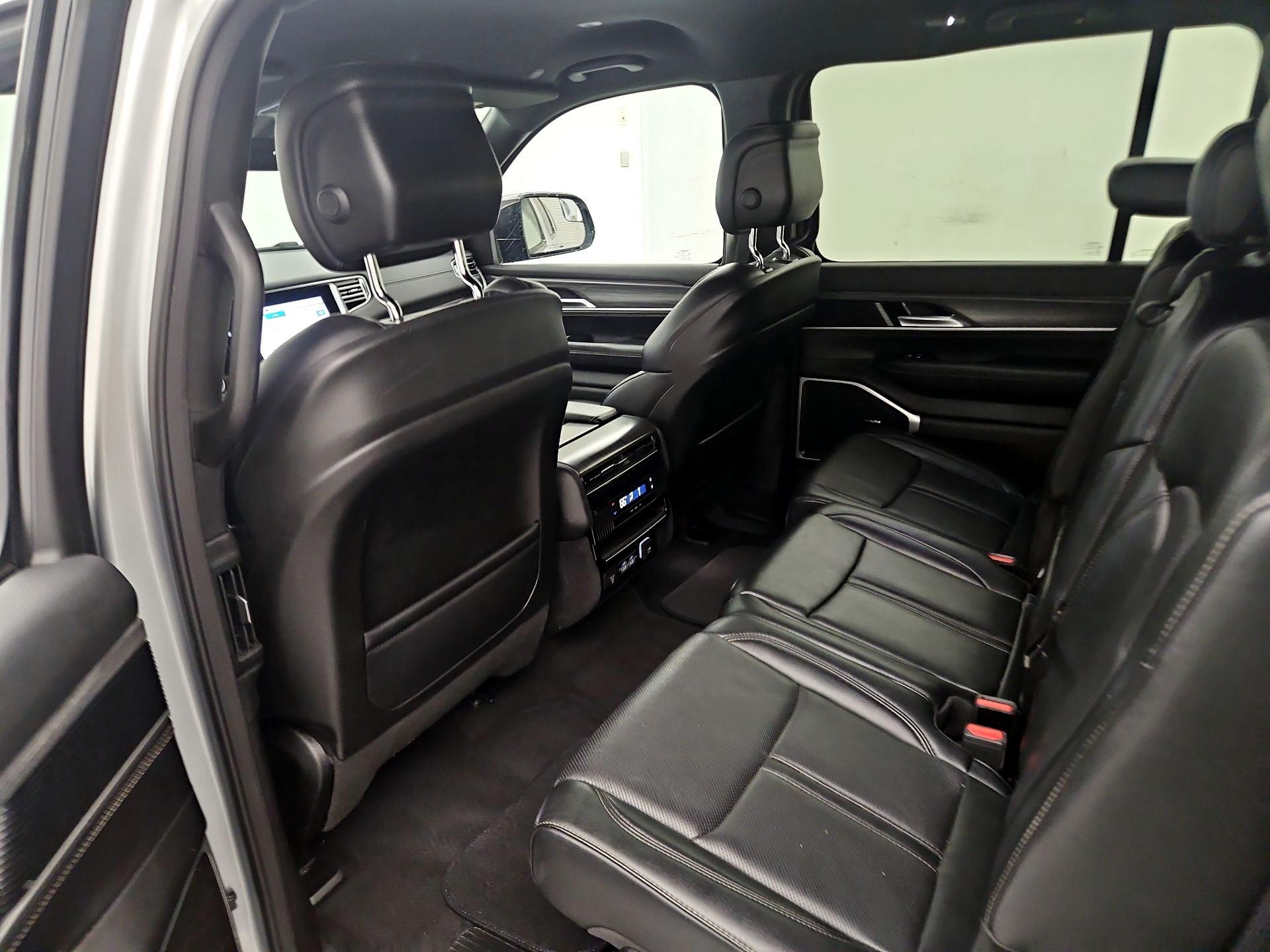 Thumbnail: 2024 Jeep Wagoneer - 19