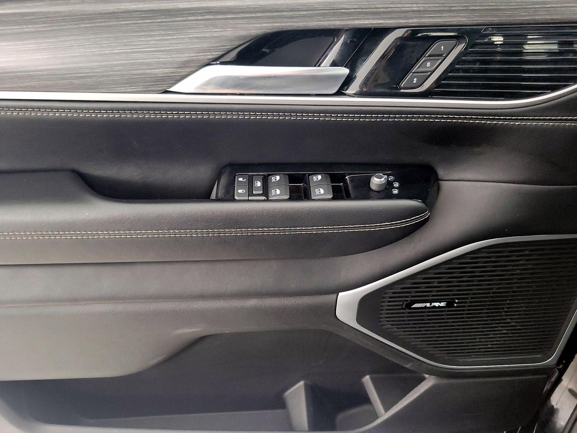 Thumbnail: 2023 Jeep Wagoneer - 12