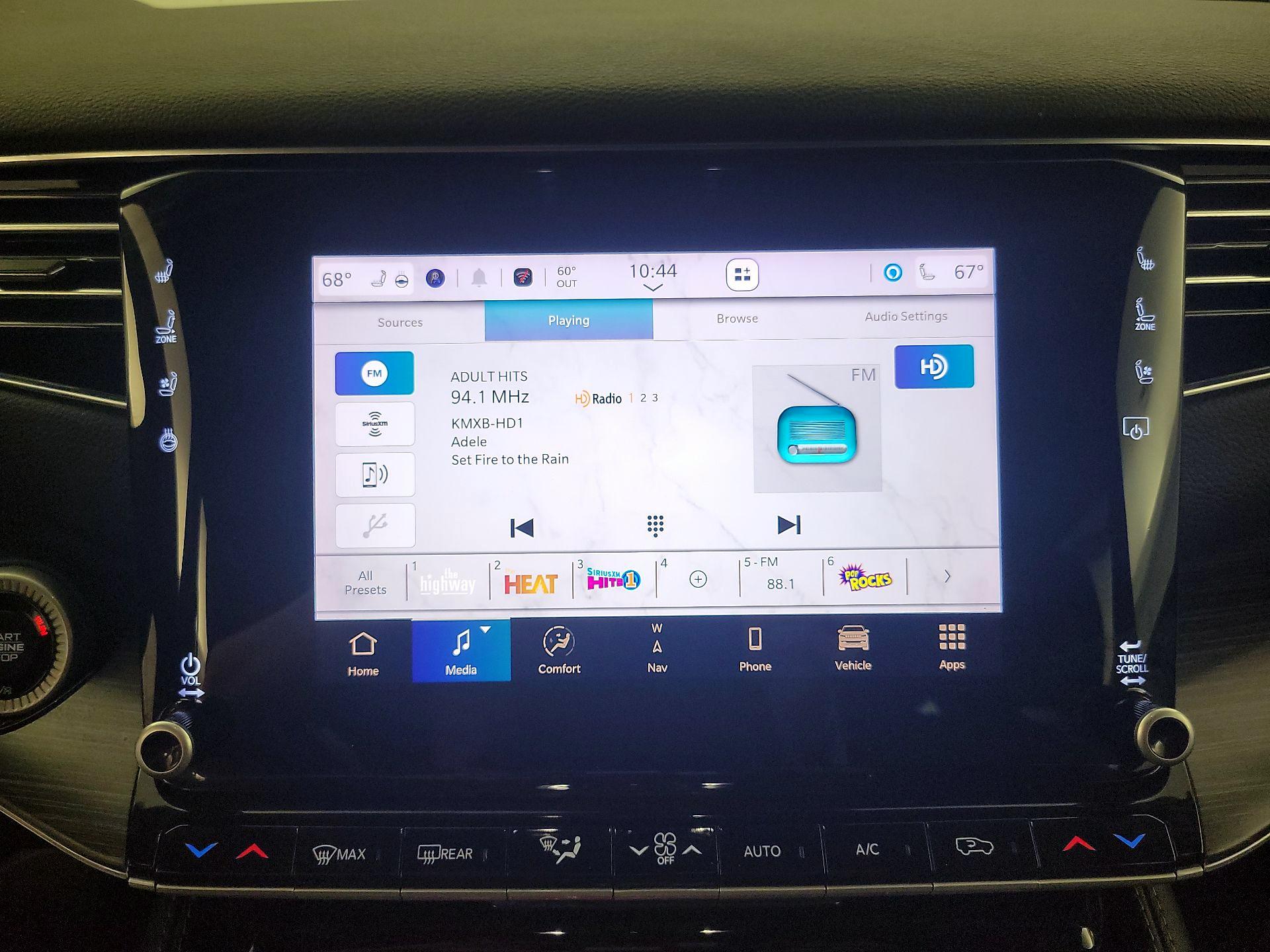 Thumbnail: 2023 Jeep Wagoneer - 16