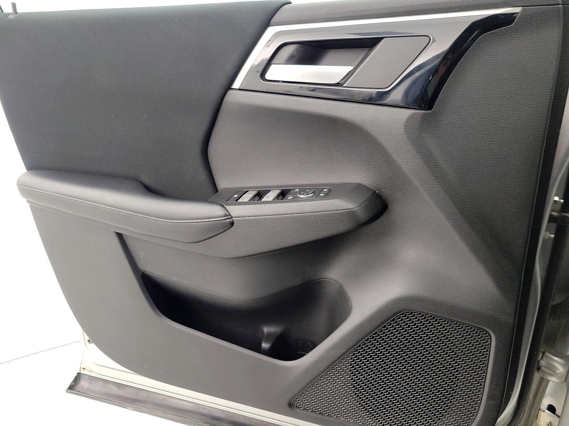 Thumbnail: 2022 Mitsubishi Outlander - 12