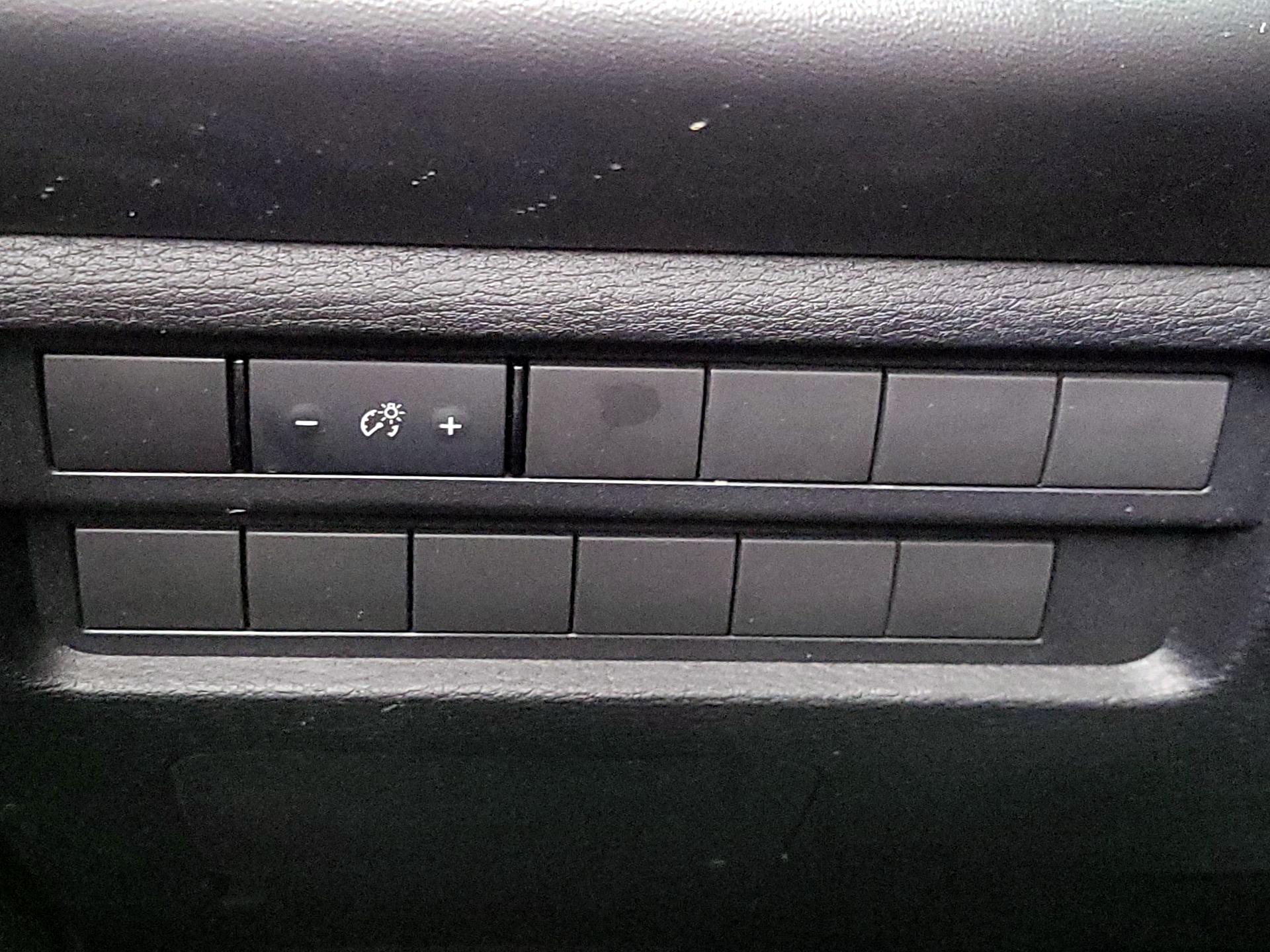 Thumbnail: 2022 Mitsubishi Outlander - 13