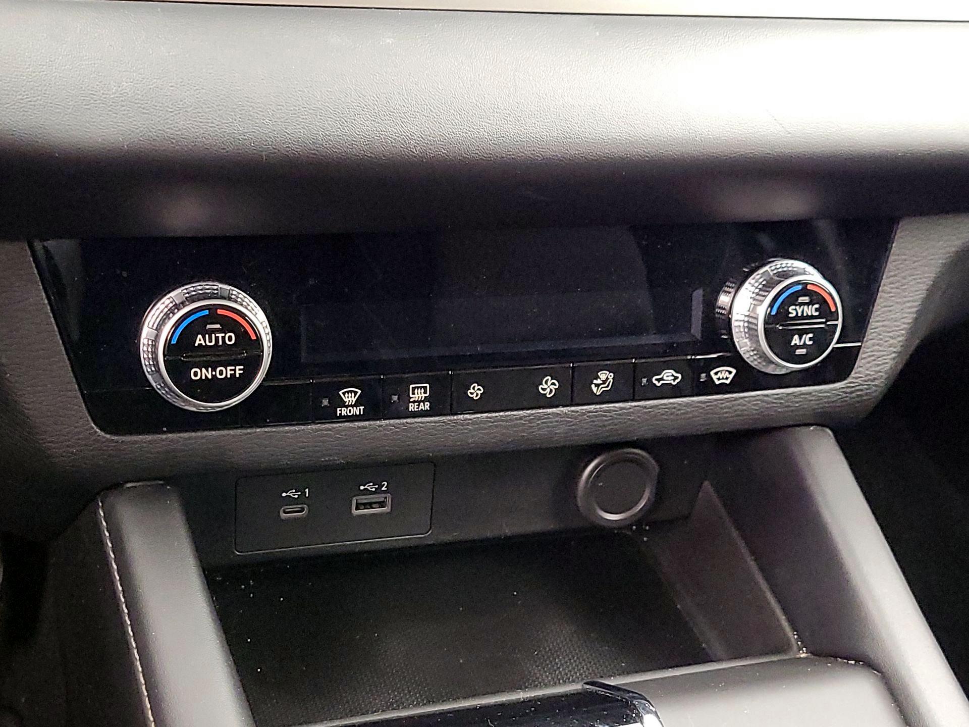 Thumbnail: 2022 Mitsubishi Outlander - 16