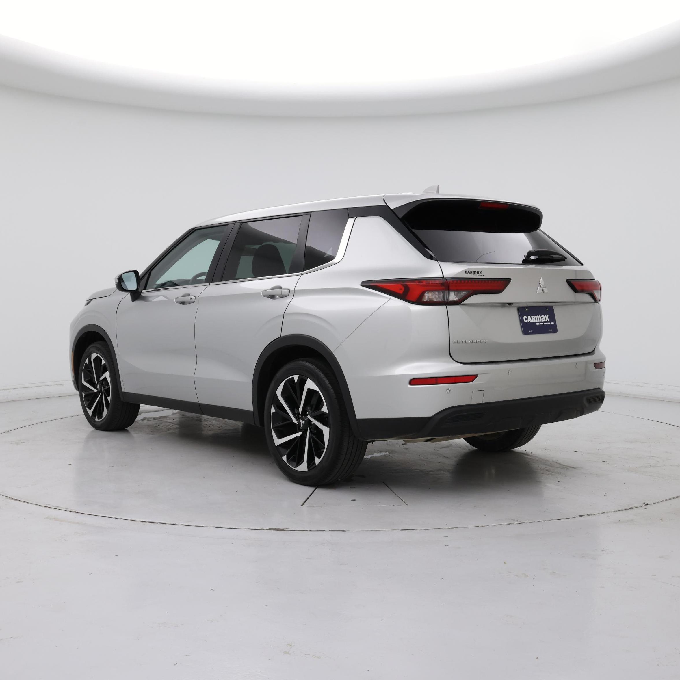 Thumbnail: 2022 Mitsubishi Outlander - 2