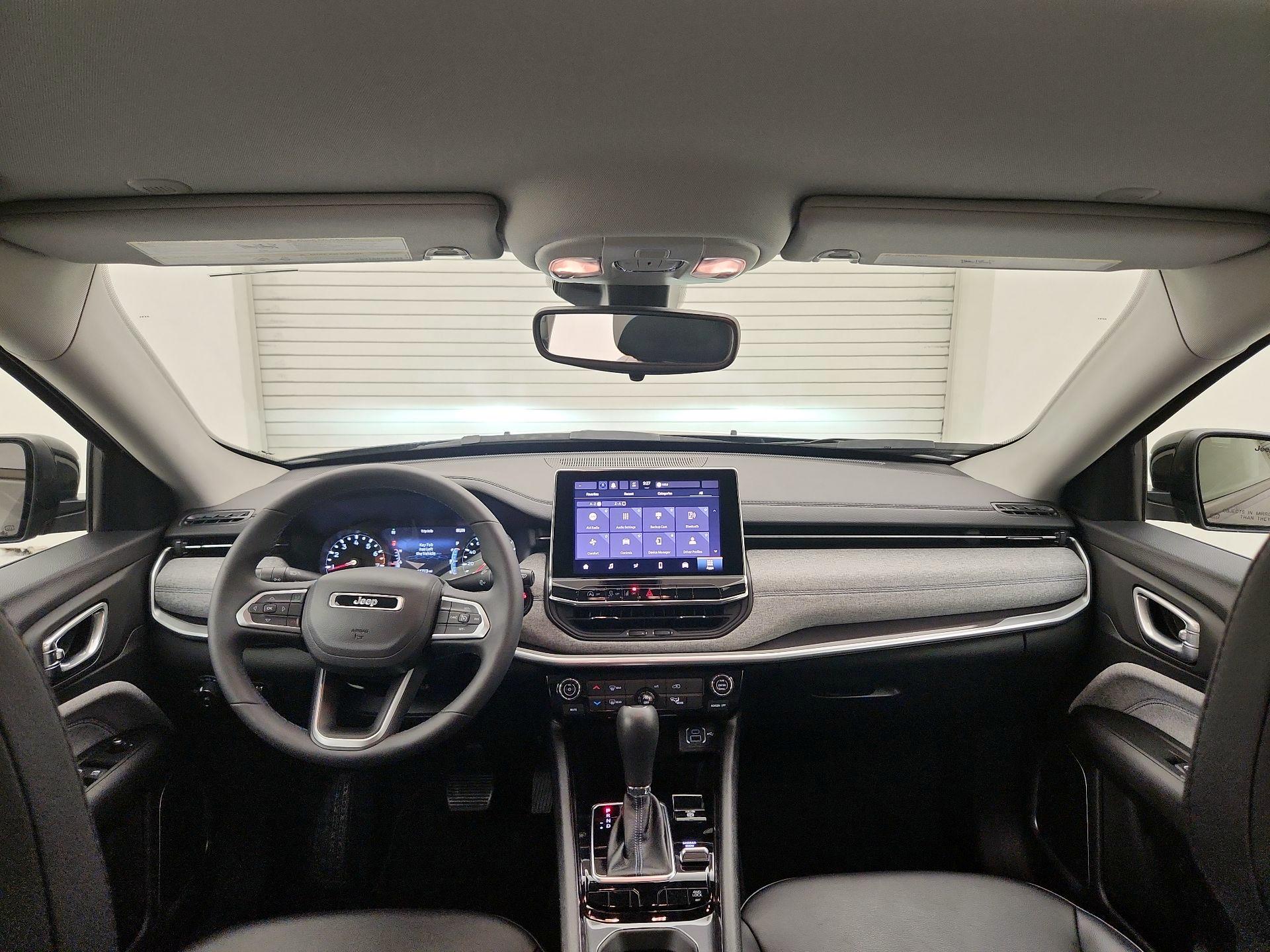 Thumbnail: 2022 Jeep Compass - 9