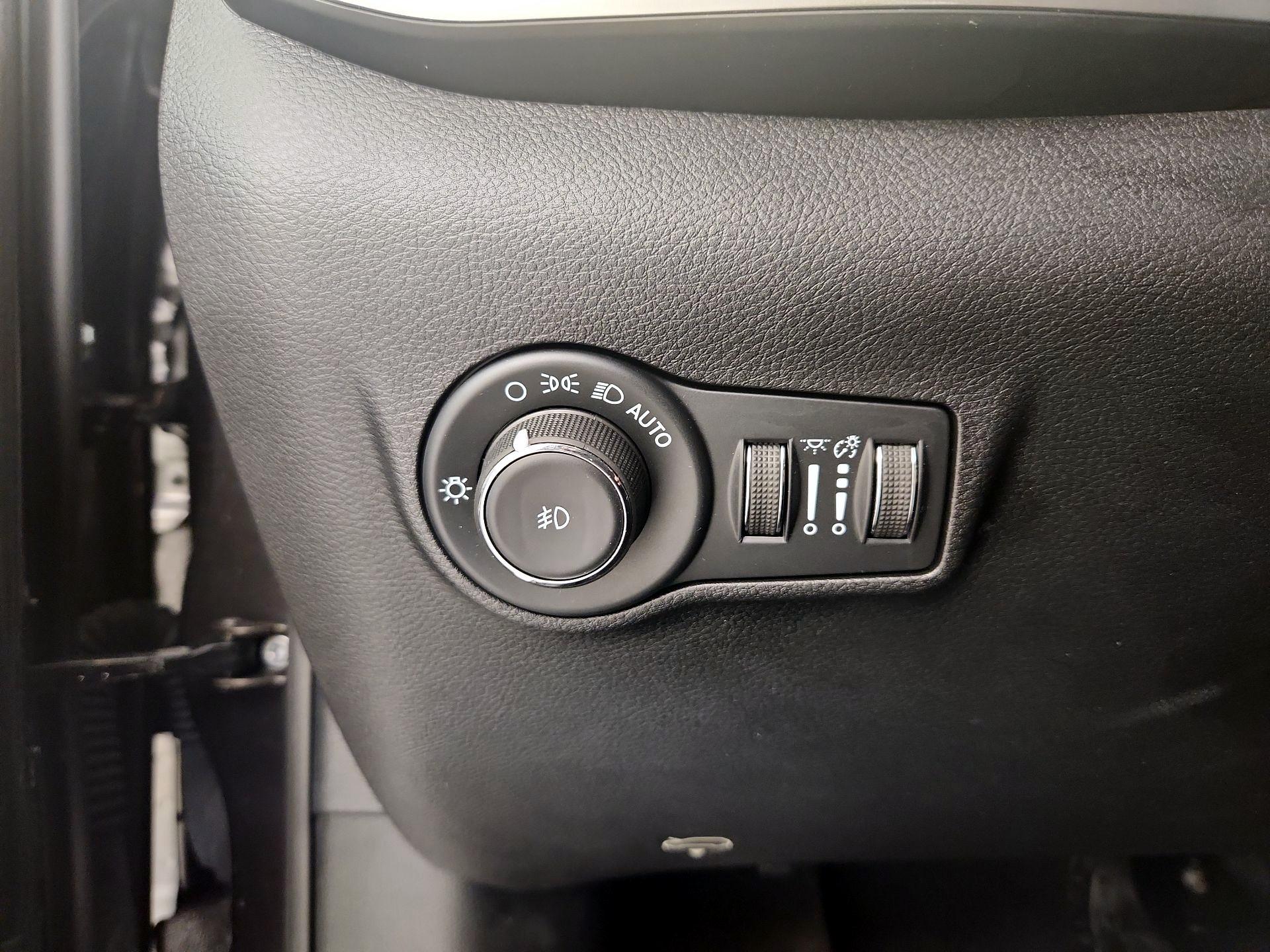 Thumbnail: 2022 Jeep Compass - 13