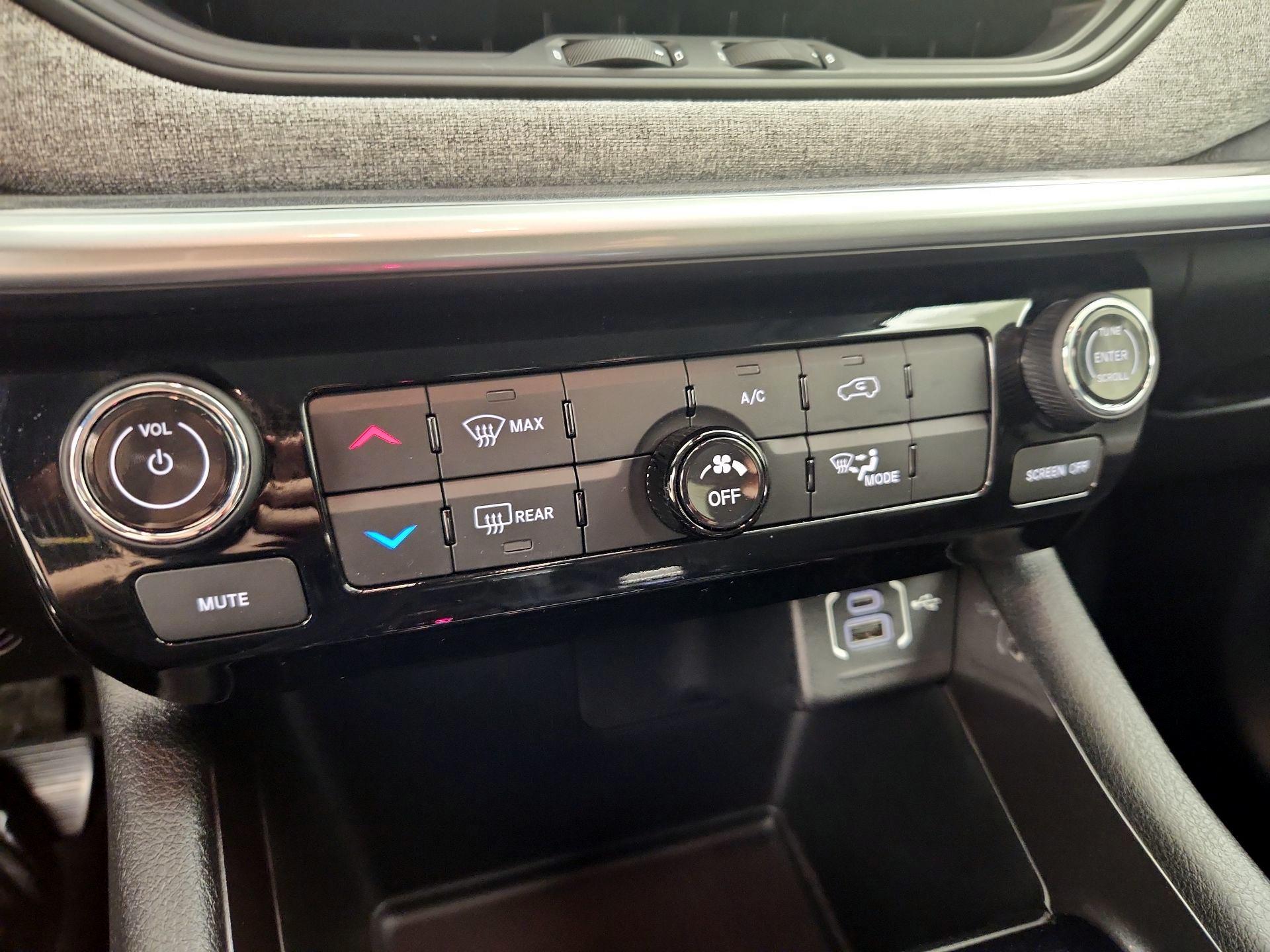 Thumbnail: 2022 Jeep Compass - 16