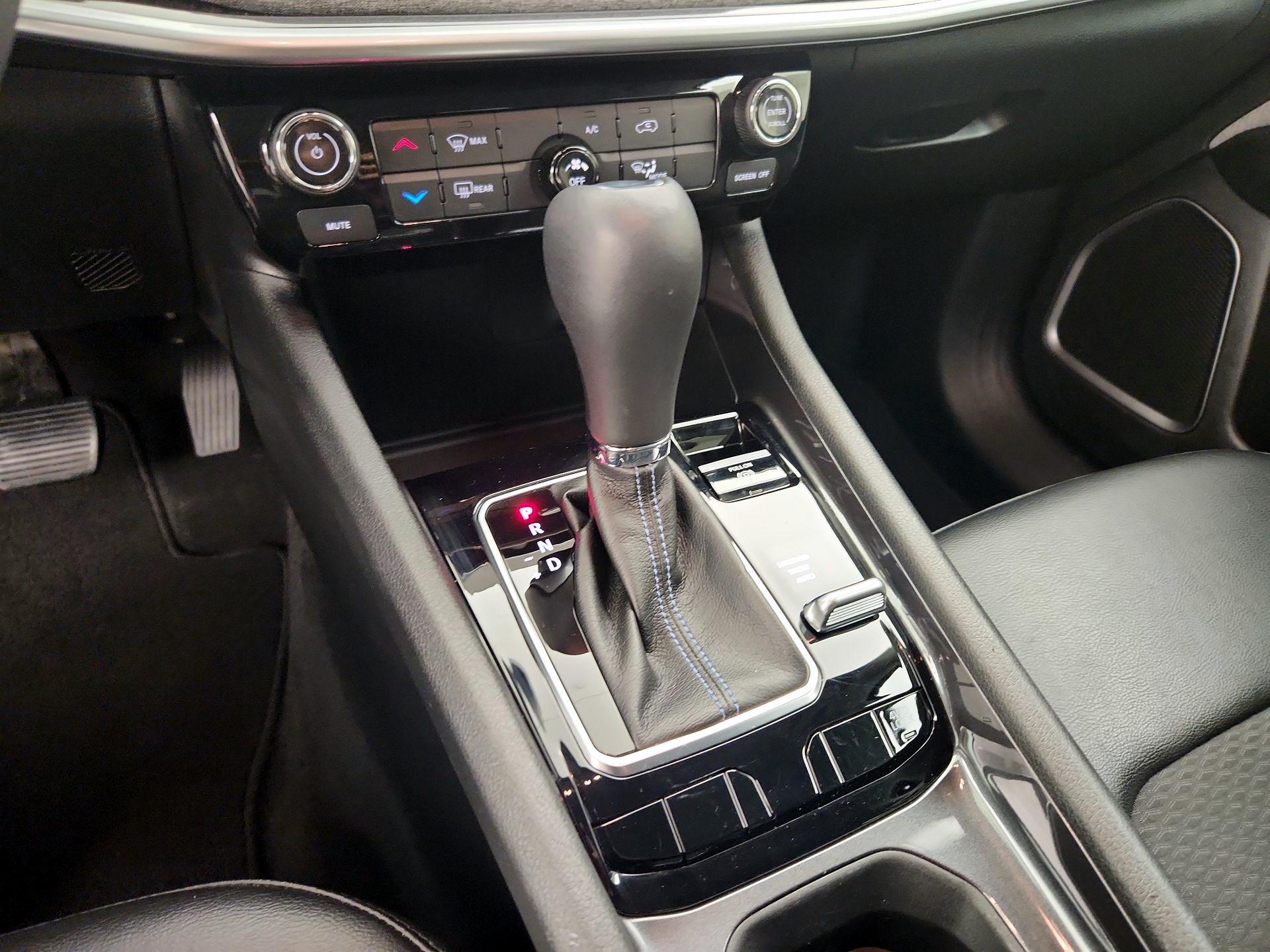 Thumbnail: 2022 Jeep Compass - 17