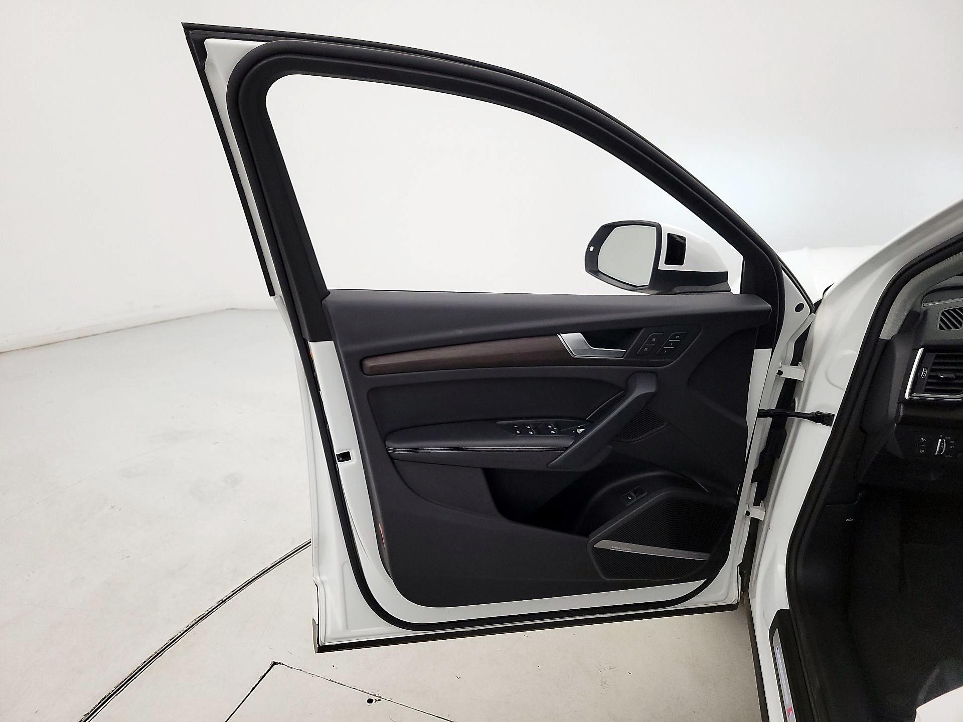 Thumbnail: 2024 Audi Q5 - 12