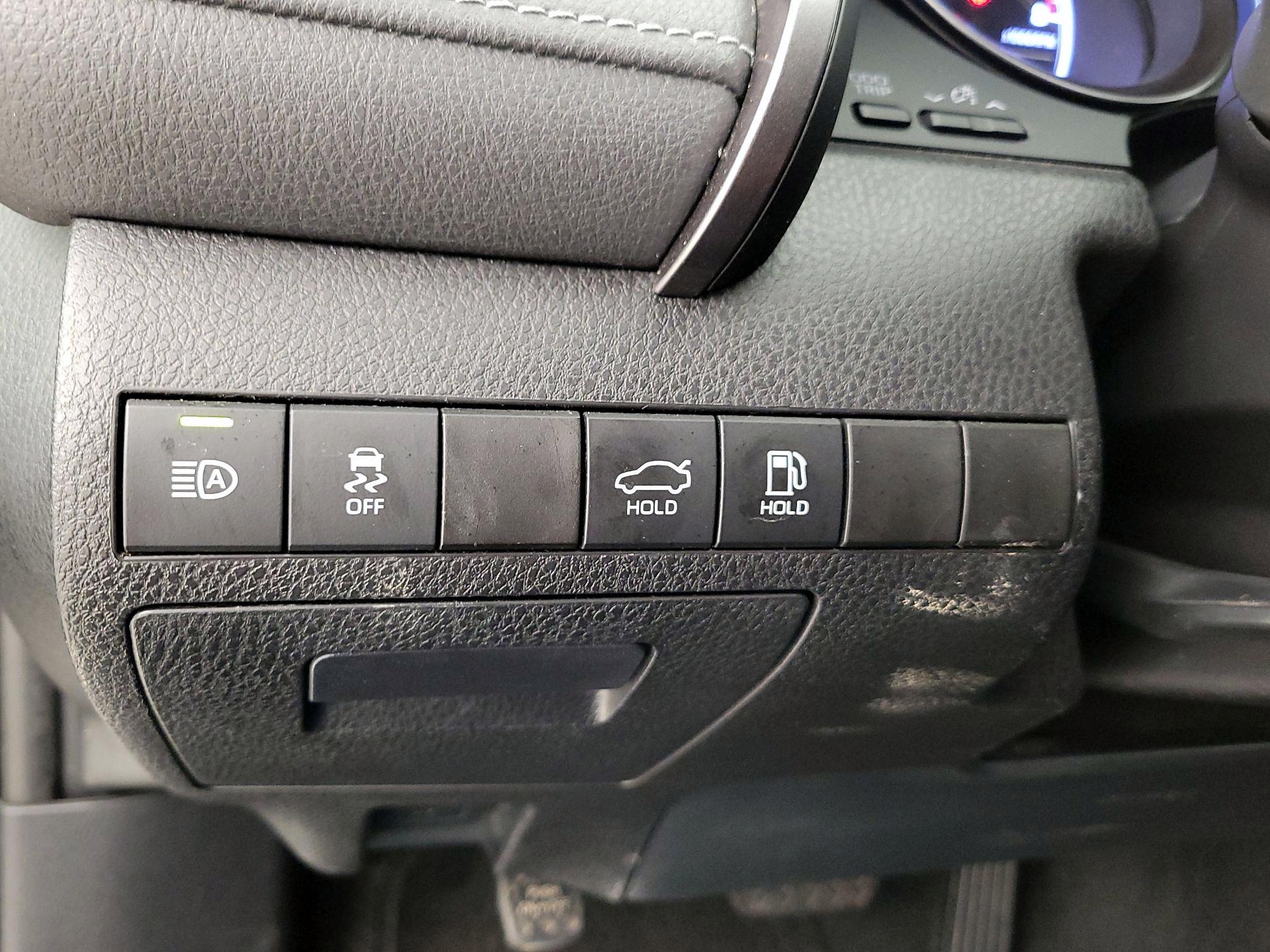 Thumbnail: 2023 Toyota Camry - 13