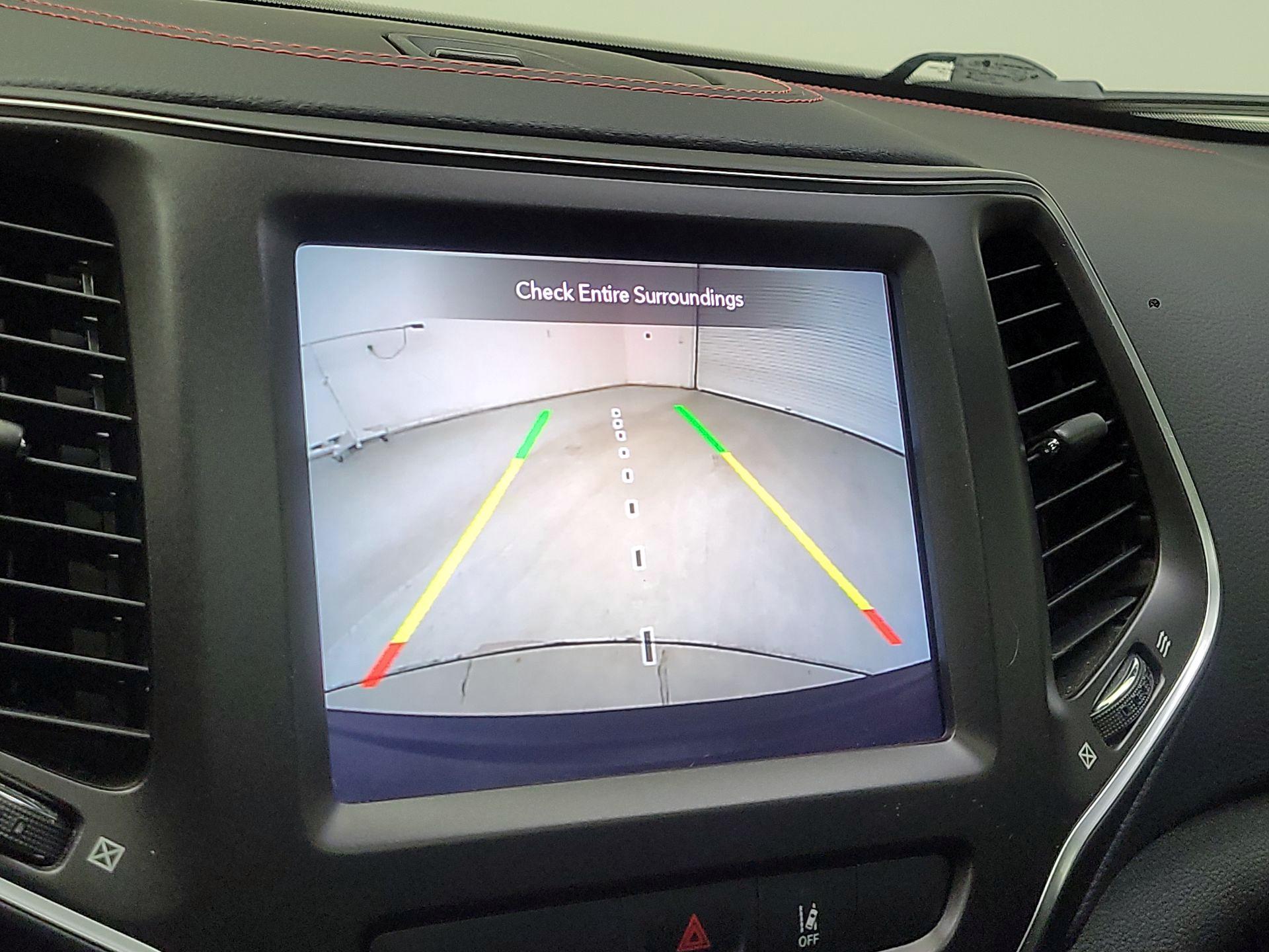 Thumbnail: 2022 Jeep Cherokee - 15